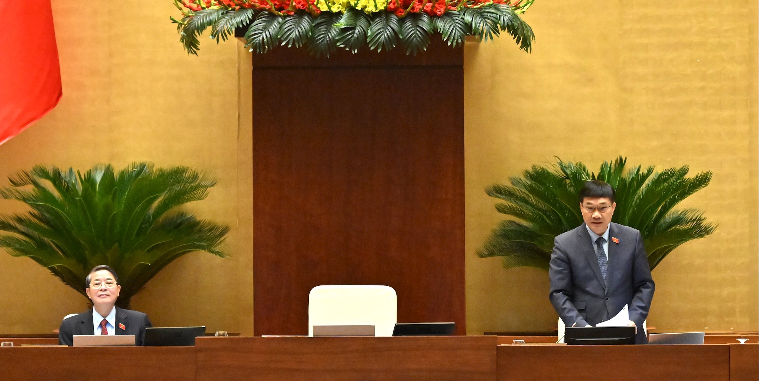 Phó Chủ tịch Quốc hội Vũ Hồng Thanh điều hành phiên họpVQK_7208