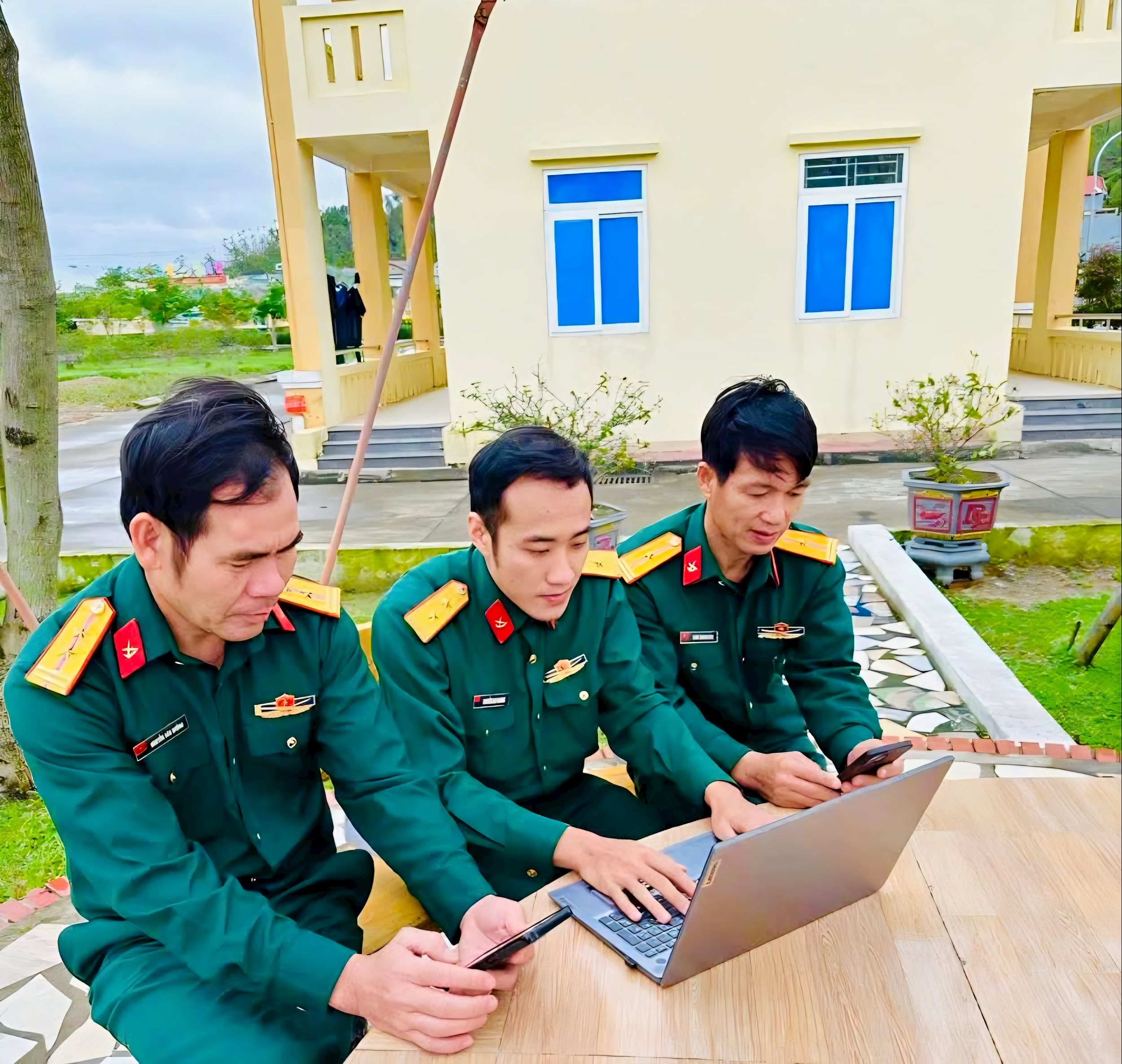 Lữ đoàn 654, Cục Hậu cần - Kỹ thuật Quân khu 4 (2)