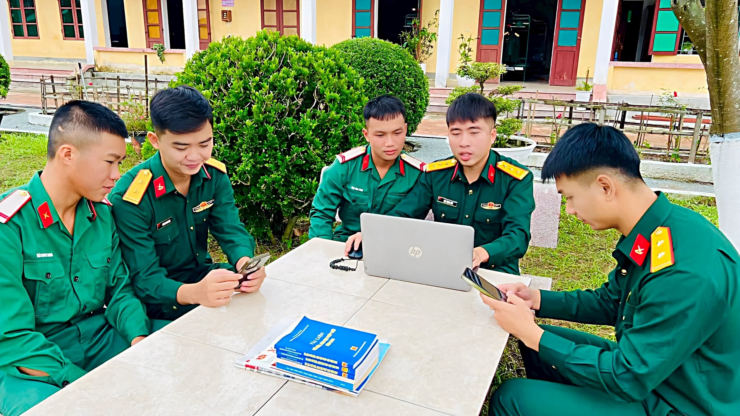 Lữ đoàn 654, Cục Hậu cần - Kỹ thuật Quân khu 4 (3)