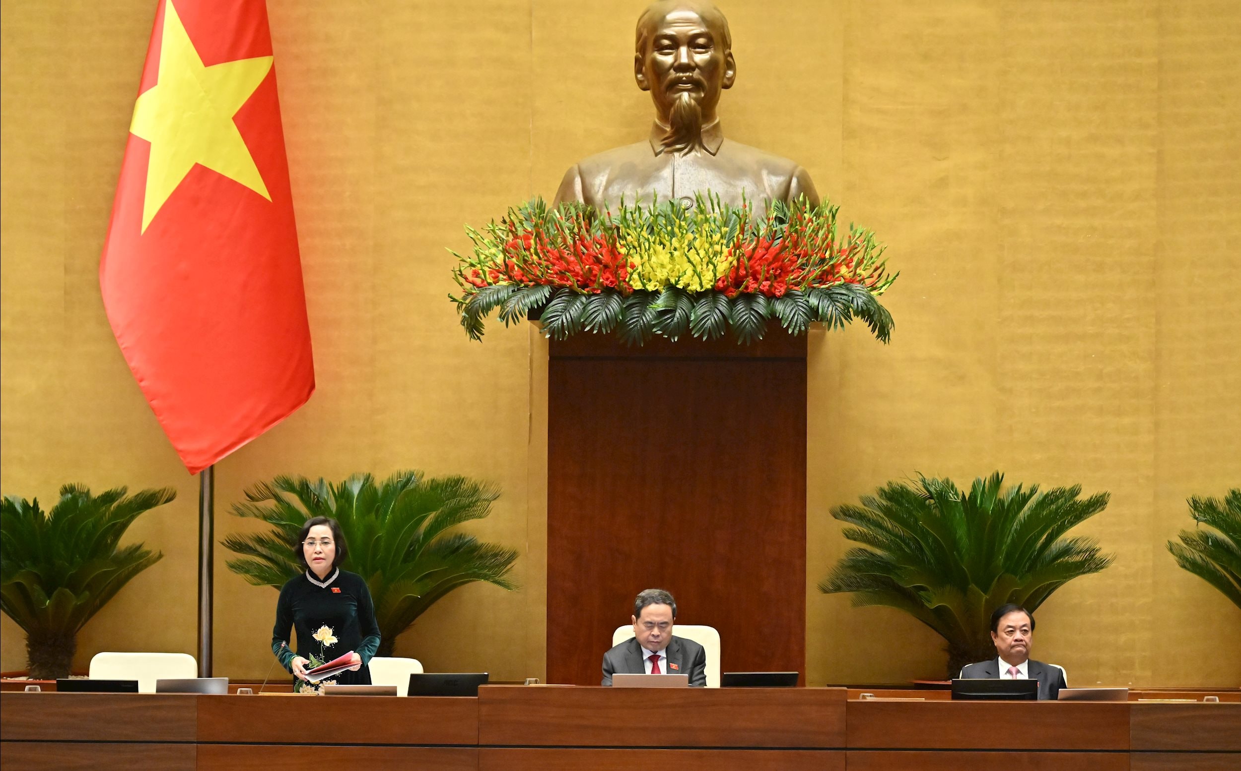 Phó Chủ tịch Quốc hội Nguyễn Thị Thanh điều hành phiên họpVQK_8782