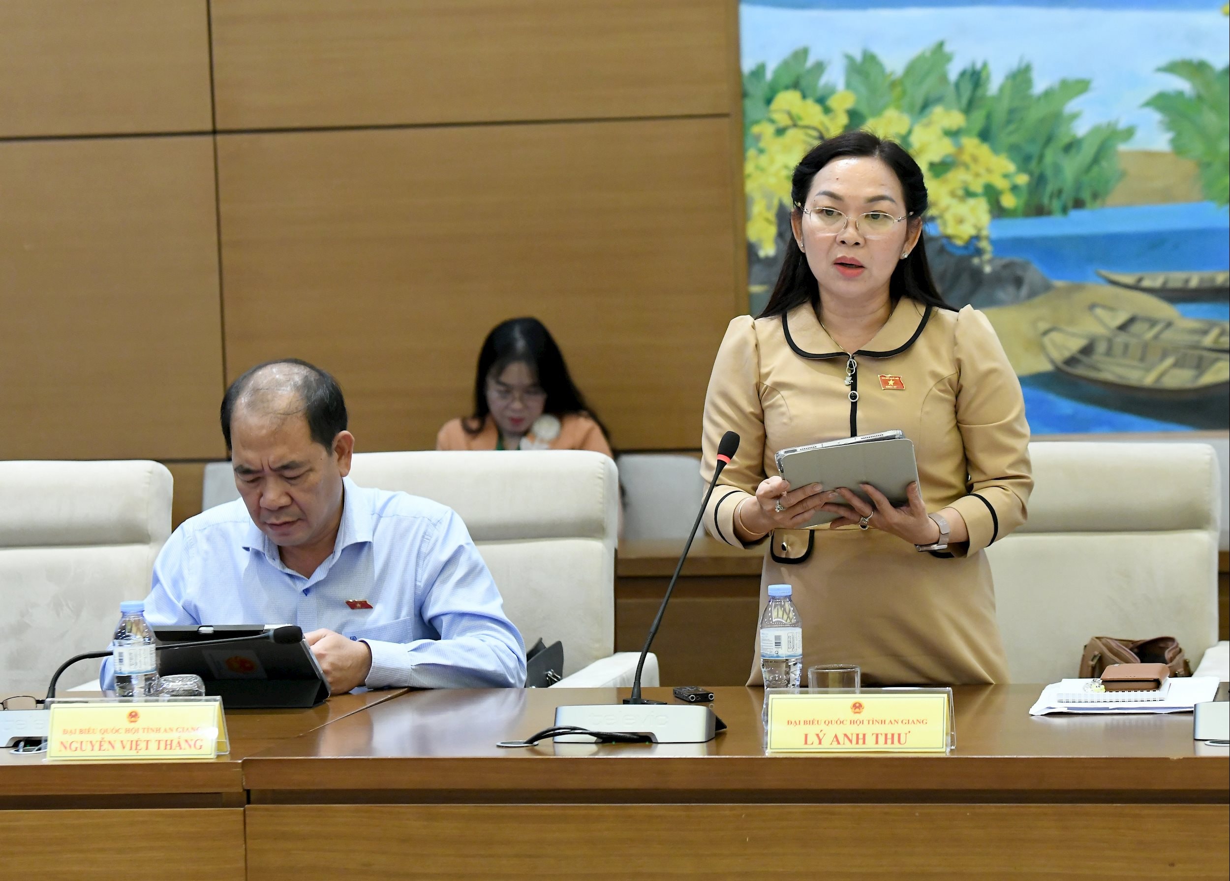 Phó trưởng Đoàn ĐBQH hoạt động chuyên trách tỉnh An Giang Lý Anh Thư.2