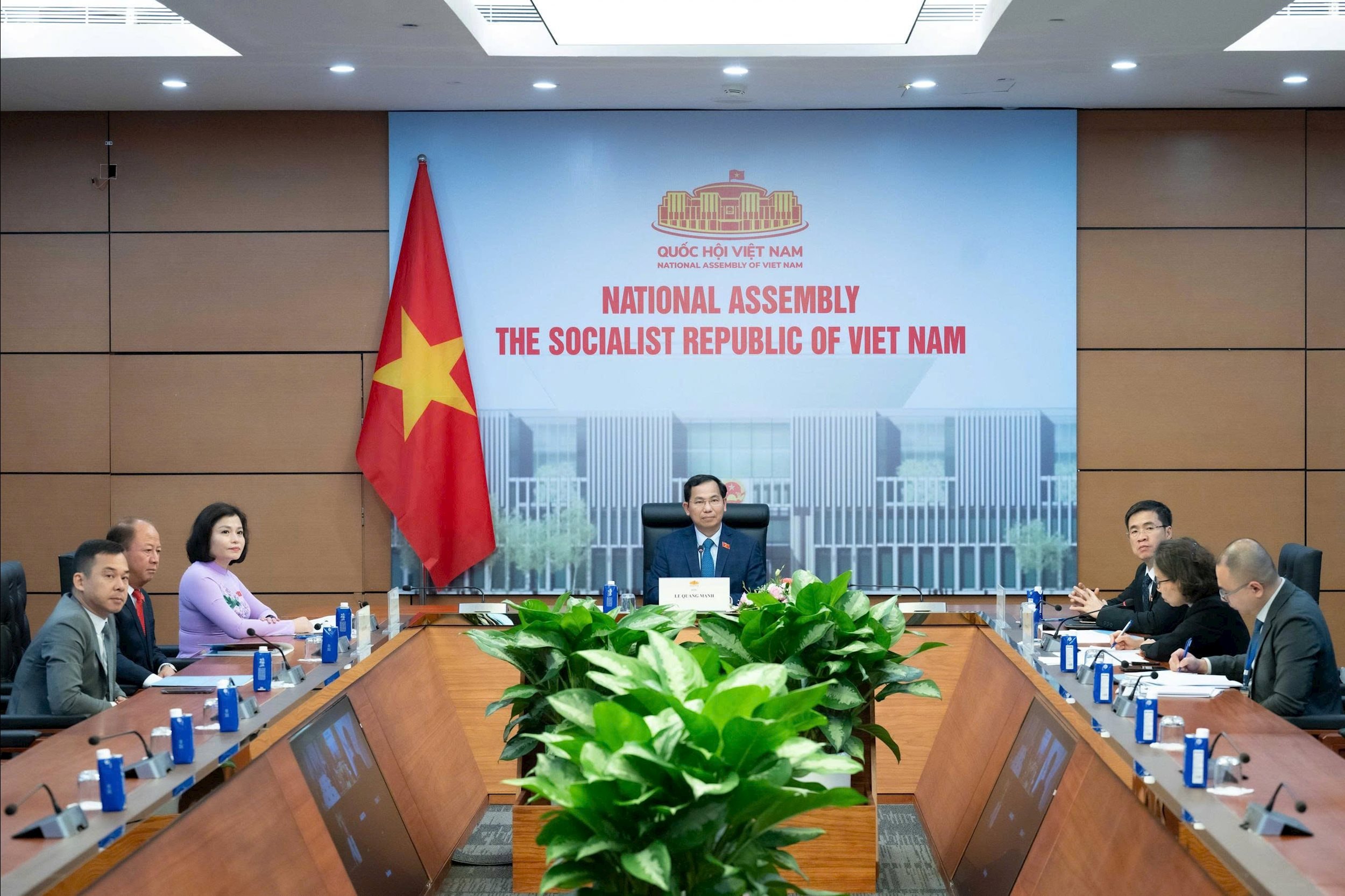 Quang cảnh cuộc họp