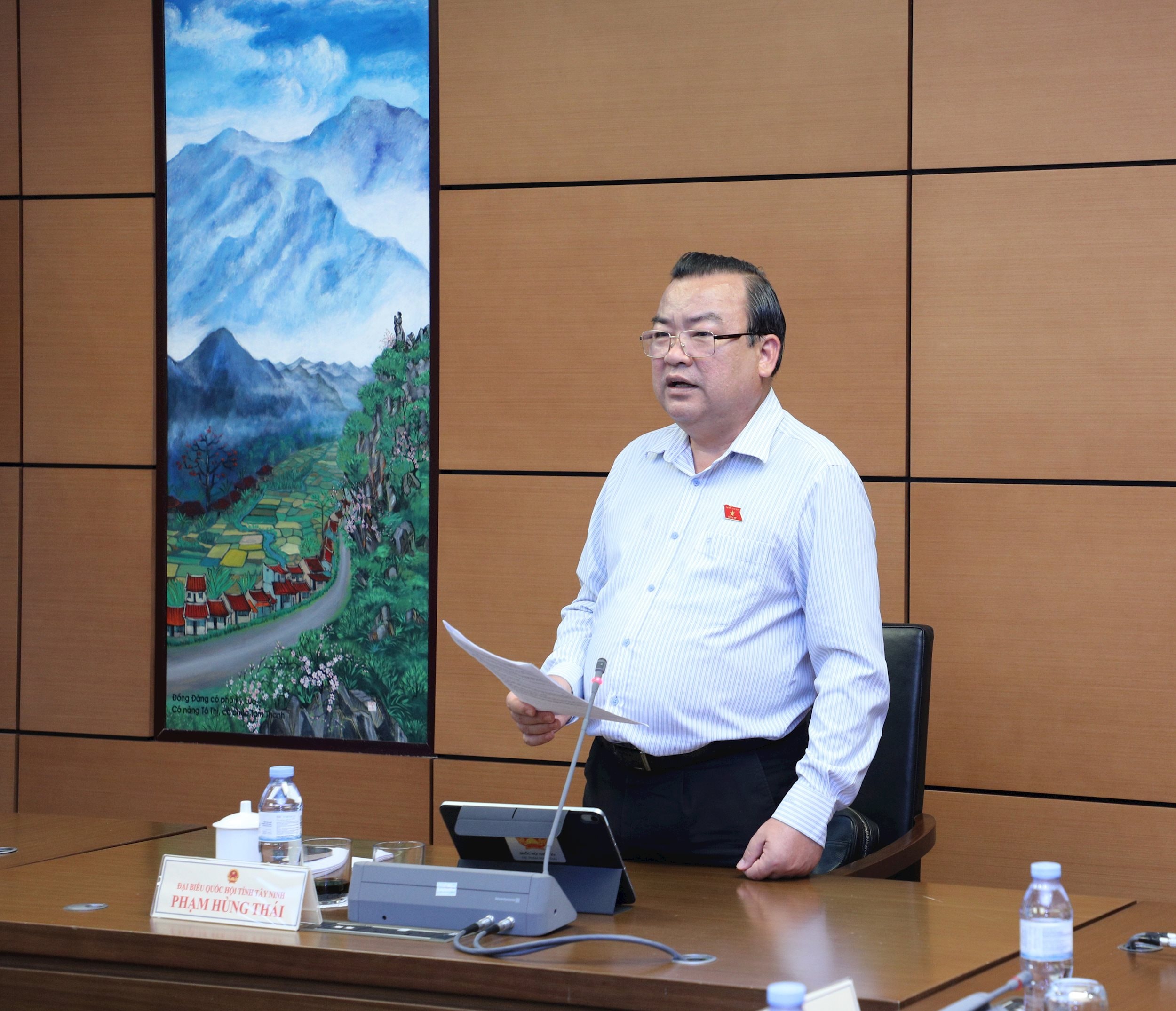 Trưởng Đoàn ĐBQH tỉnh Tây Ninh Phạm Hùng Thái chủ trì buổi thảo luận