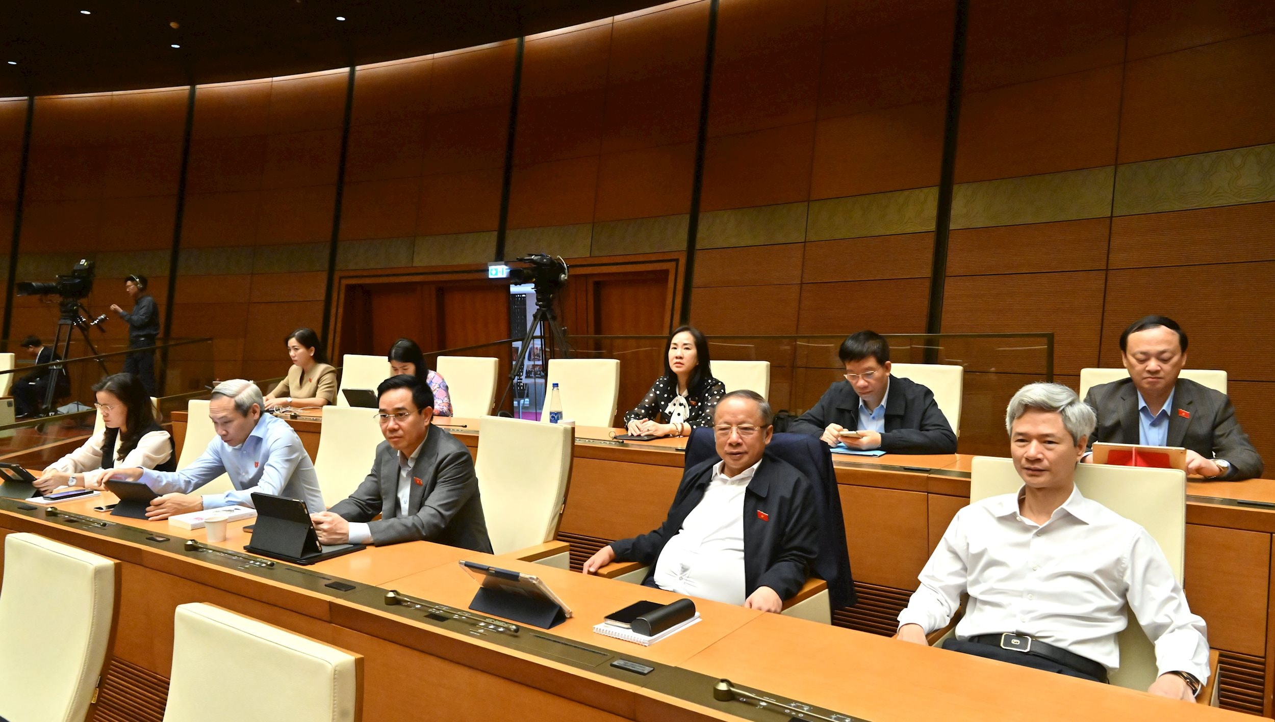 Các đại biểu tại phiên họp