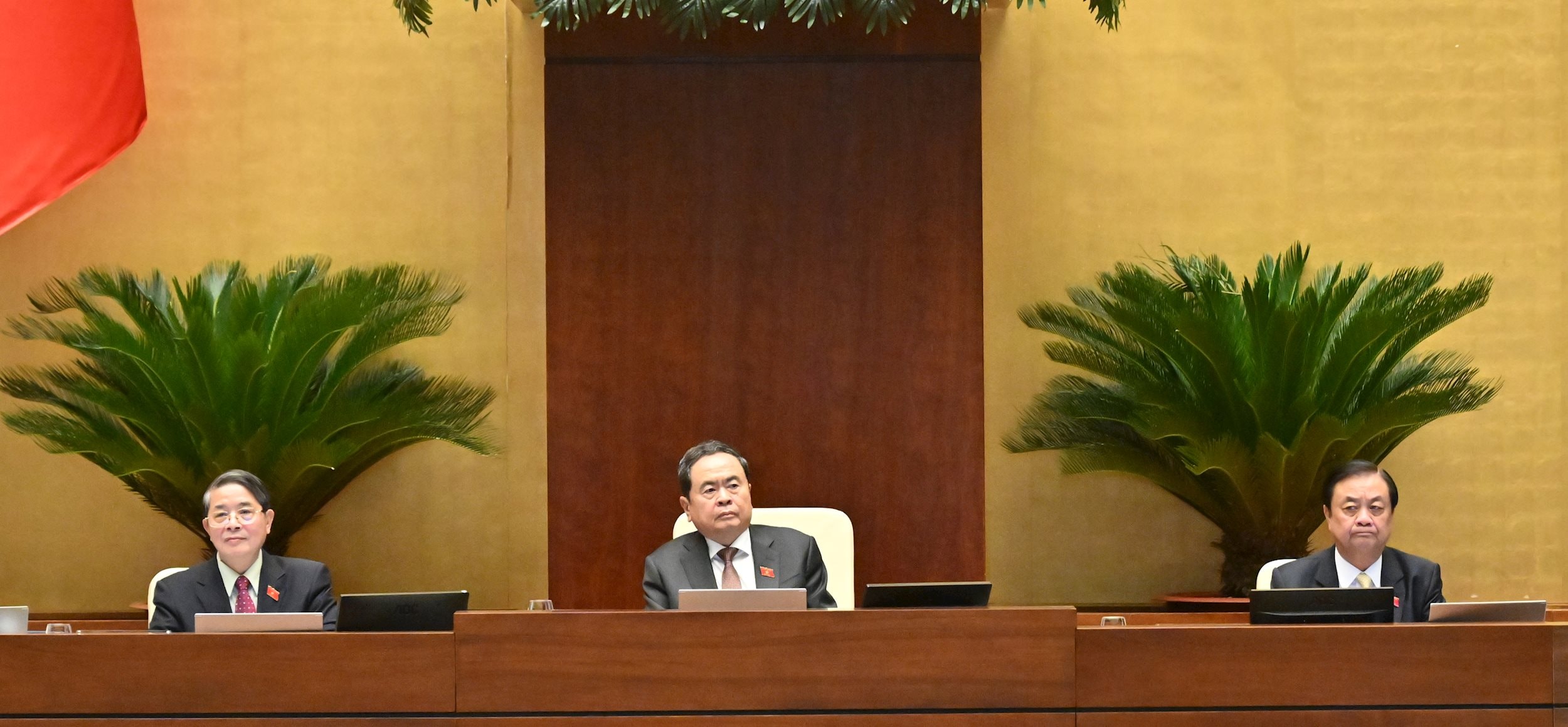 Đoàn Chủ tịch điều hành phiên họp