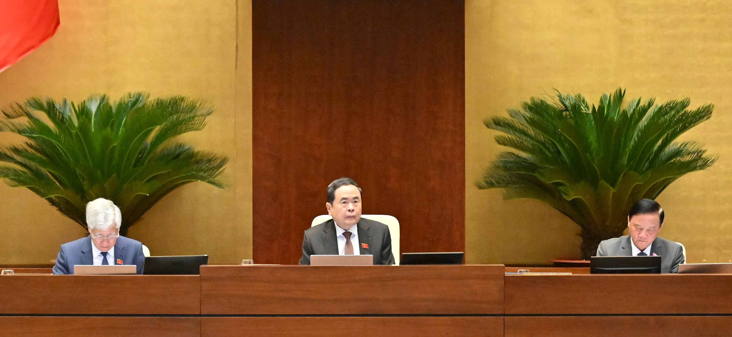 Đoàn Chủ tịch điều hành phiên họp