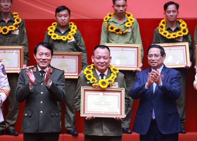 vna-potal-thu-tuong-du-hoi-nghi-so-ket-01-nam-trien-khai-luc-luong-tham-gia-bao-ve-an-ninh-trat-tu-o-co-so-8403422.jpg