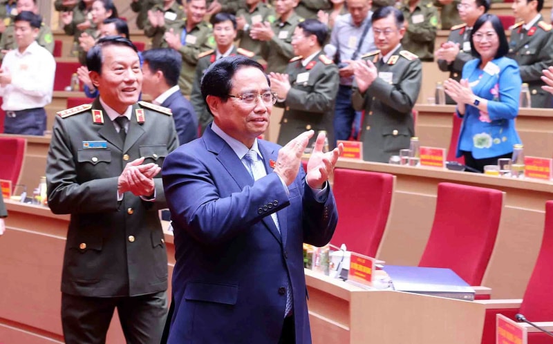 The Prime Minister attended and directed the conference to review 1 year of deploying forces to participate in protecting security and order at the grassroots level -0