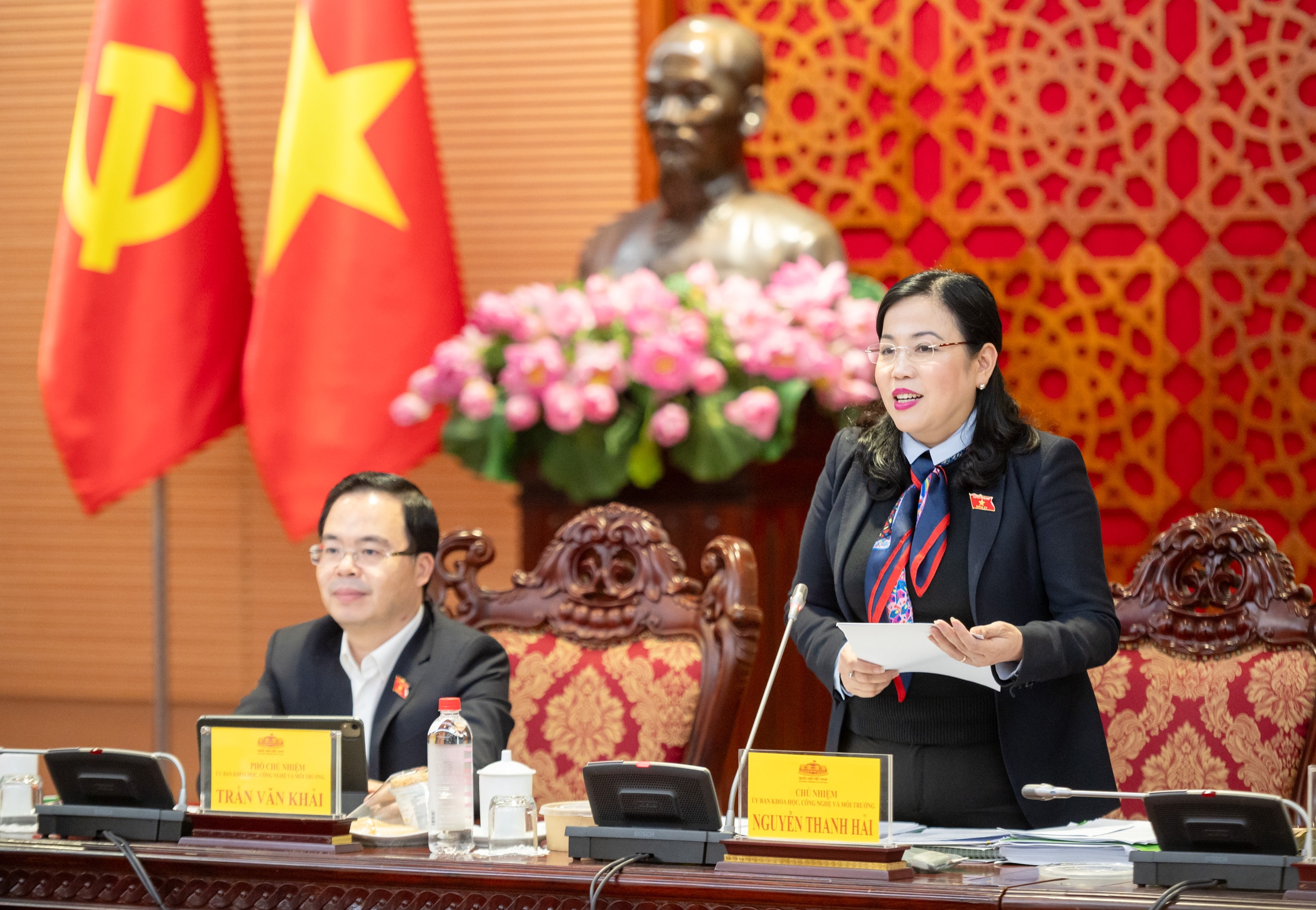 ប្រធានគណៈកម្មាធិការវិទ្យាសាស្ត្រ បច្ចេកវិទ្យា និងបរិស្ថាន លោក Nguyen Thanh Hai ថ្លែងសុន្ទរកថាបើកកិច្ចប្រជុំ។