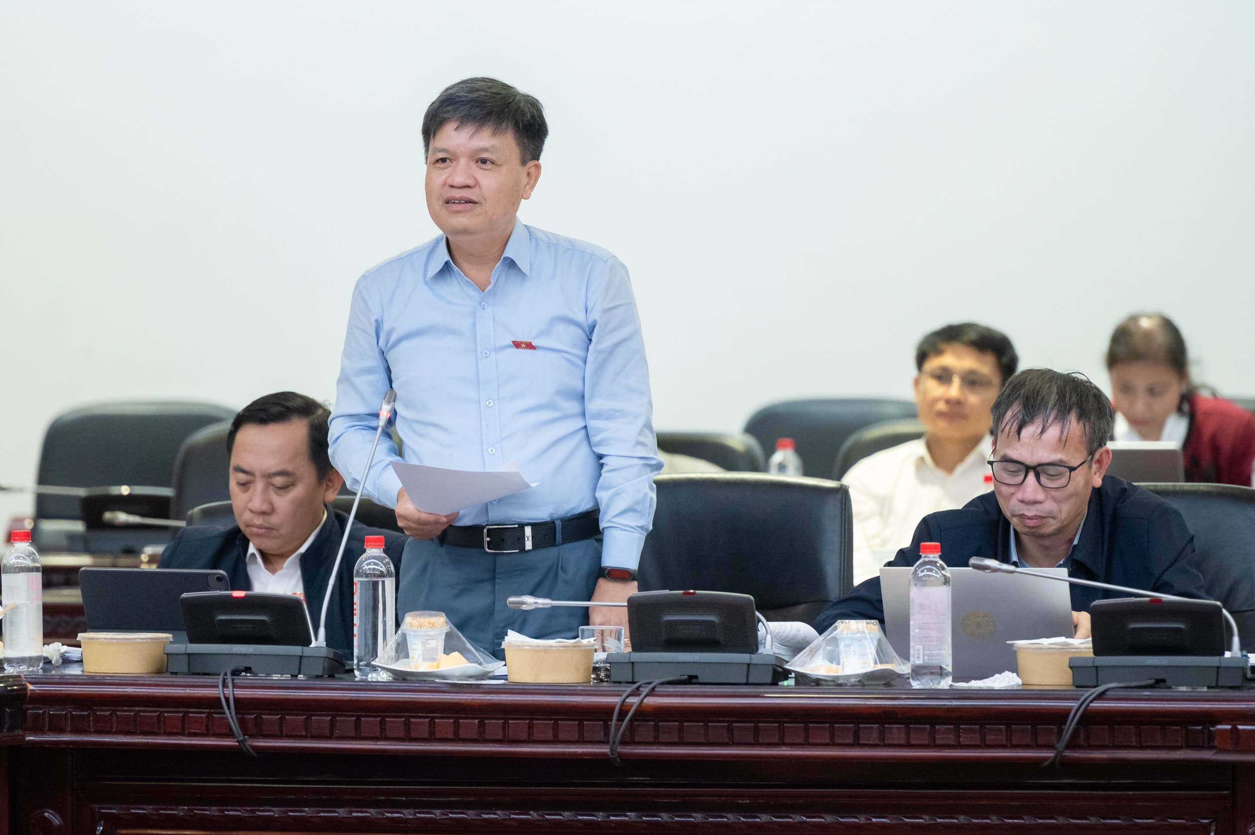 អនុប្រធានគណៈកម្មាធិការវិទ្យាសាស្ត្រ បច្ចេកវិទ្យា និងបរិស្ថាន Ta Dinh Thi