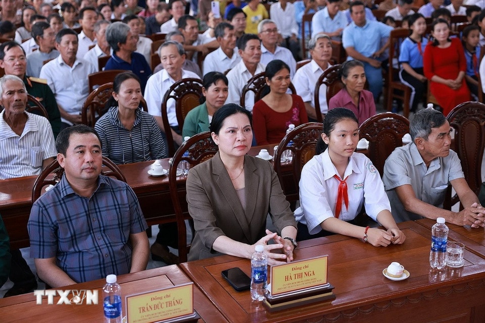 Các đại biểu dự Ngày hội Đại đoàn kết toàn dân tộc tại Khu dân cư Thắng Kiên, xã Đề Gi (Gia Lai). (Ảnh: Dương Giang/TTXVN)