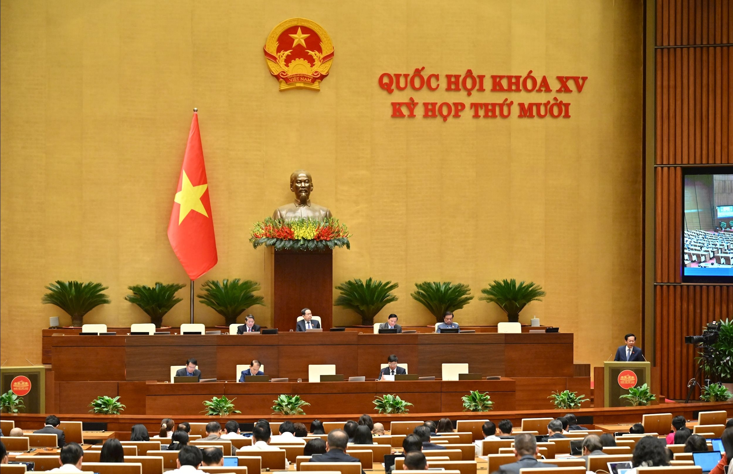 Bộ trưởng Bộ Nội vụ Đỗ Thanh Bình giải trình, làm rõ một số vấn đề ĐBQH nêuVQK_0830