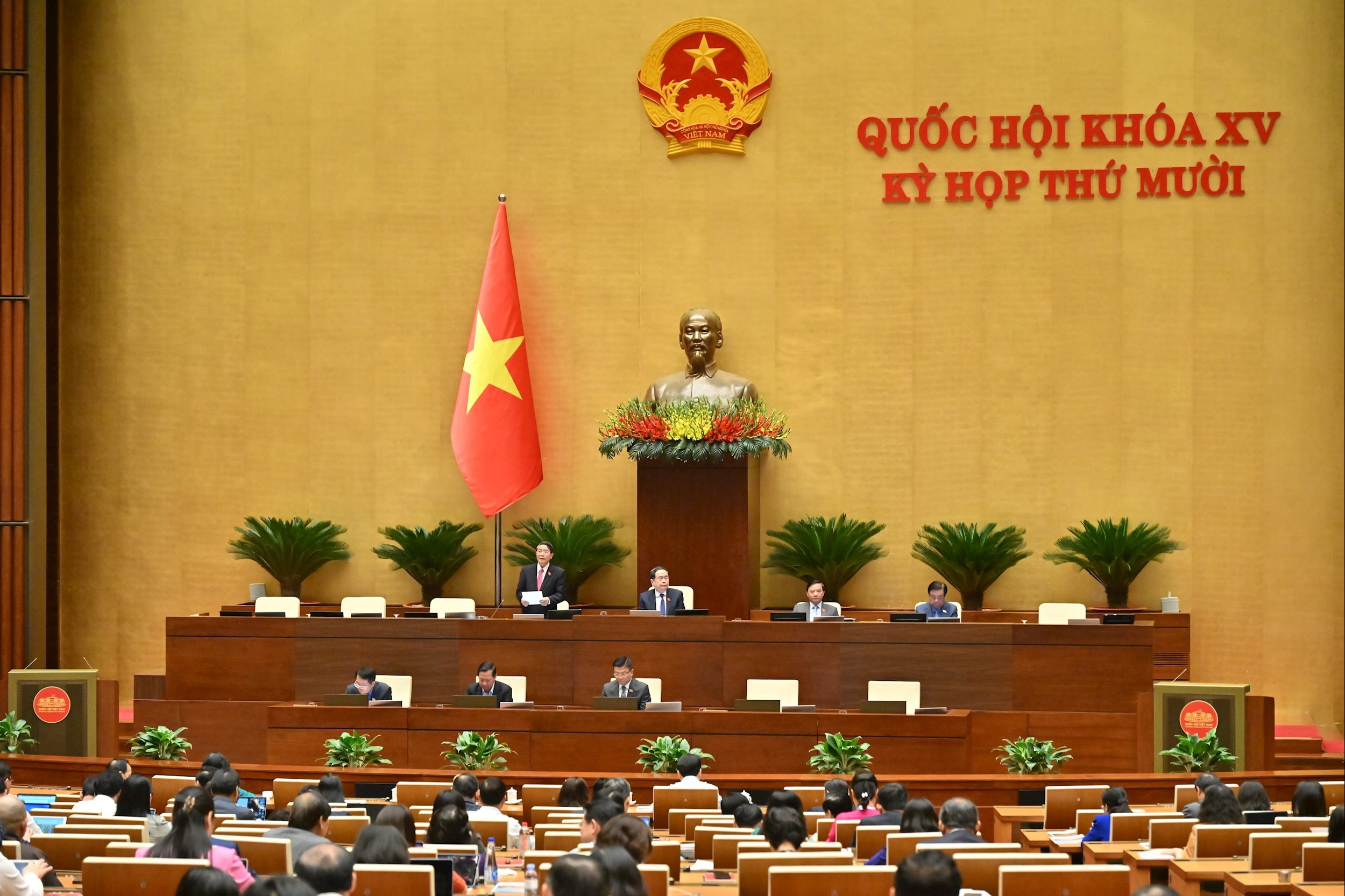 Phó Chủ tịch Quốc hội Nguyễn Đức Hải điều hành phiên họp