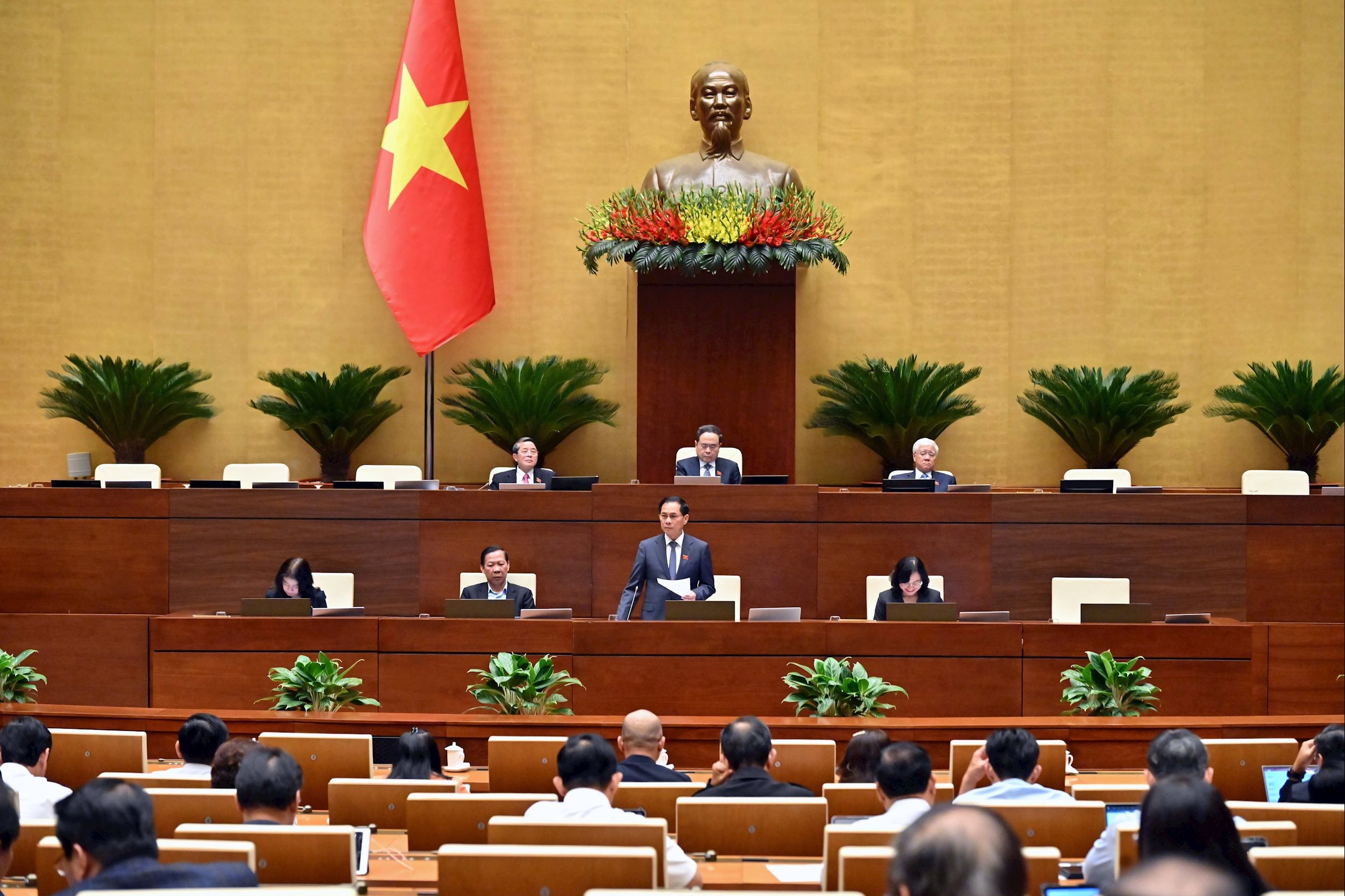 Phó Thủ tướng Chính phủ Bùi Thanh SơnVQK_1105