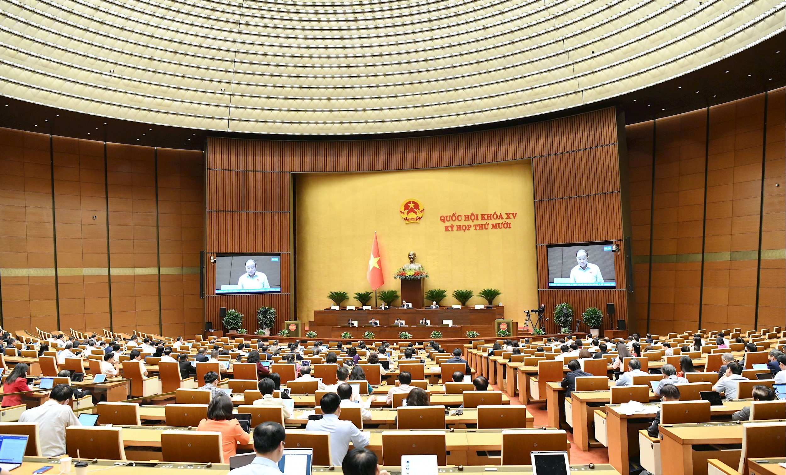 Quang cảnh phiên họp.2