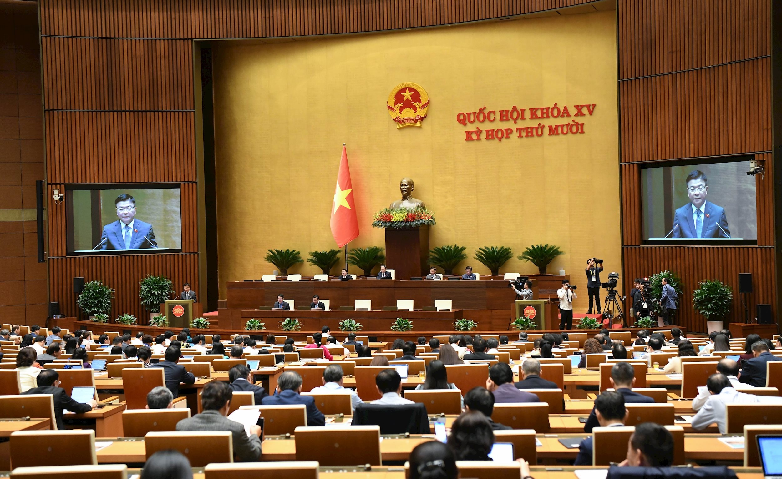 Quang cảnh phiên họp.2