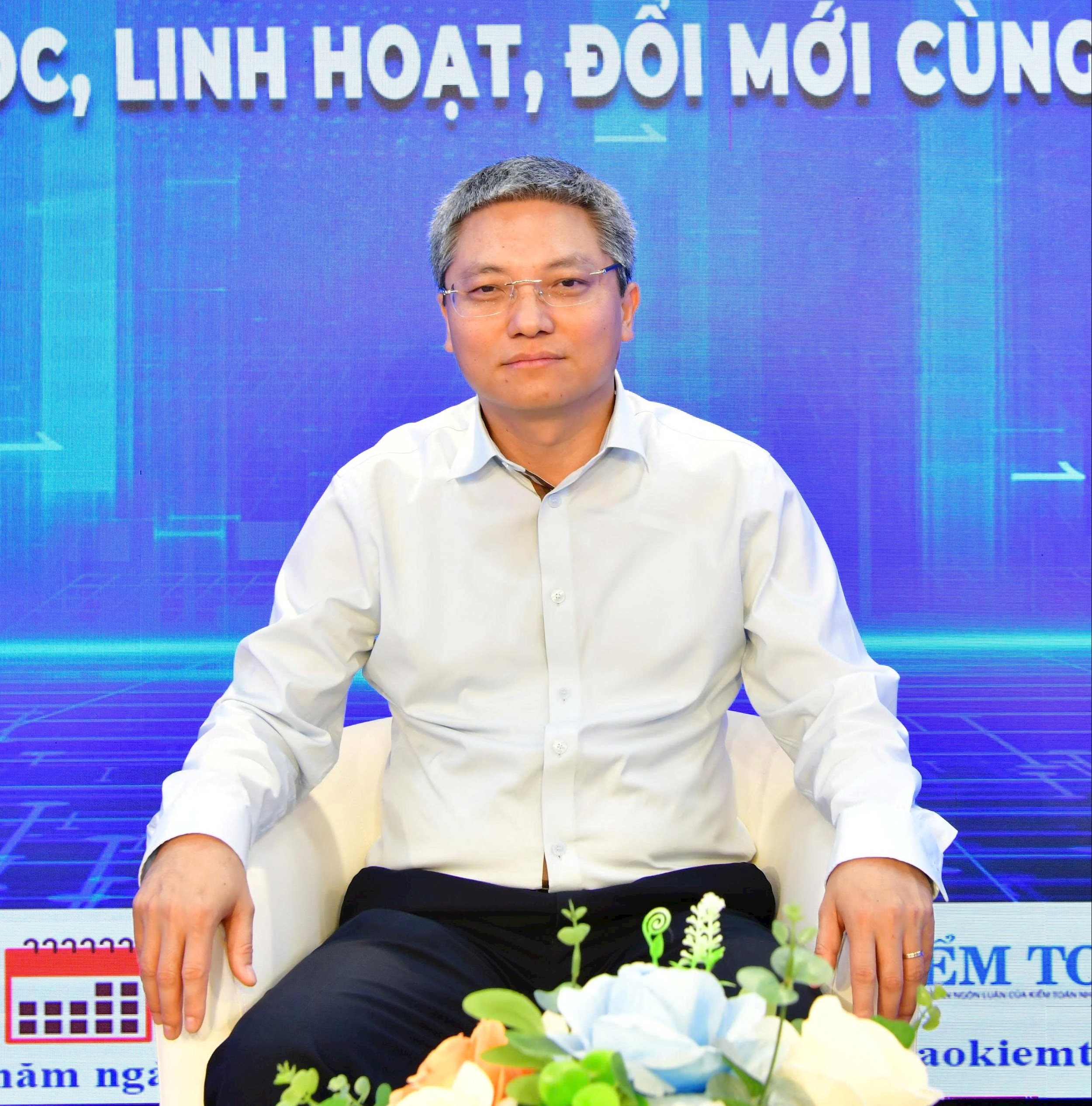 Виступив пан Хоанг Ван Луонг.