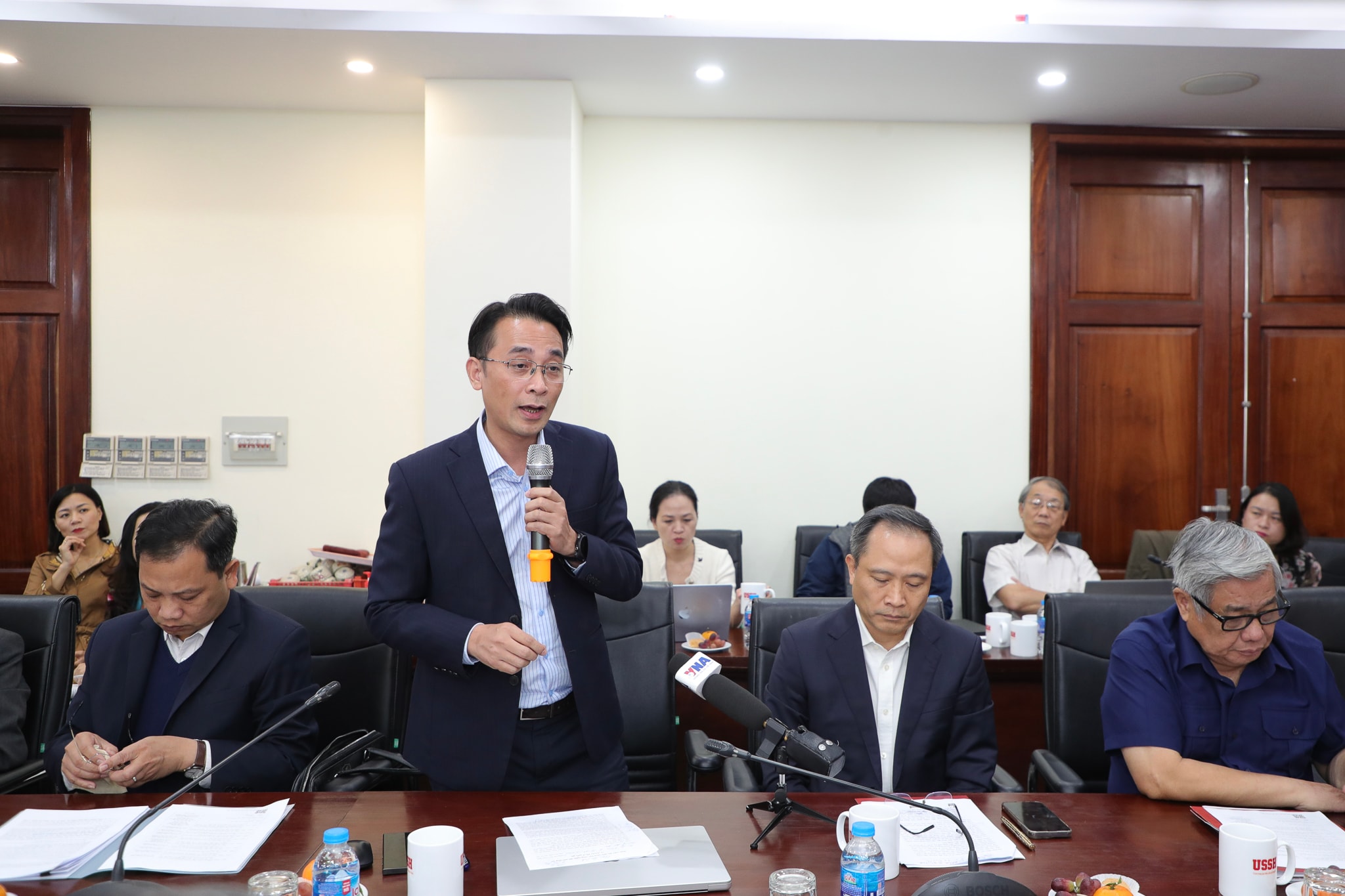 VNU - Gop y van kien DH Dang (7)