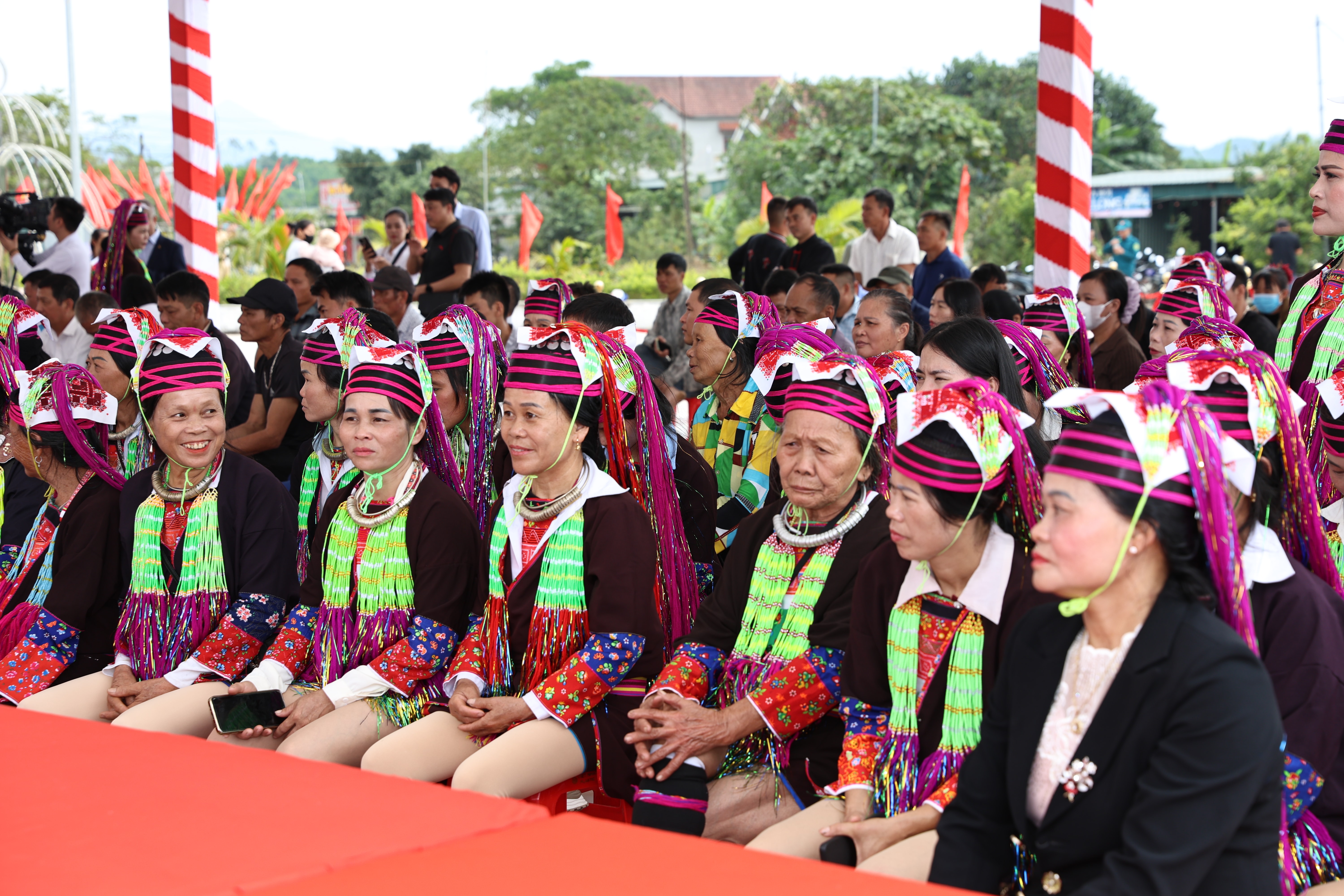 ປະຊາຊົນເຂດບ້ານໄຄຝູ, ນາລີ, ຕິ່ງອາ, ແລະບ້ານມາເທືອໂພໄດ້ເຂົ້າຮ່ວມງານບຸນສາມັກຄີທີ່ຍິ່ງໃຫຍ່.