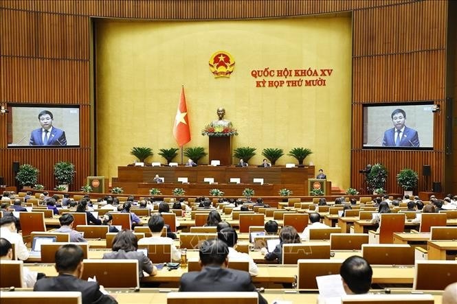 Finance Minister Nguyen Van Thang presents the Government’s proposal on the revised Law on National Reserves. (Photo: VNA)