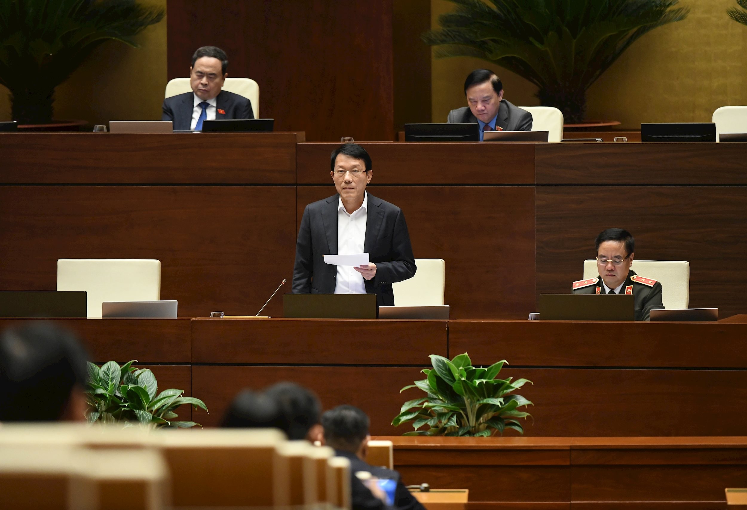 Bộ trưởng Bộ Công An Lương Tam Quang giải trình.4