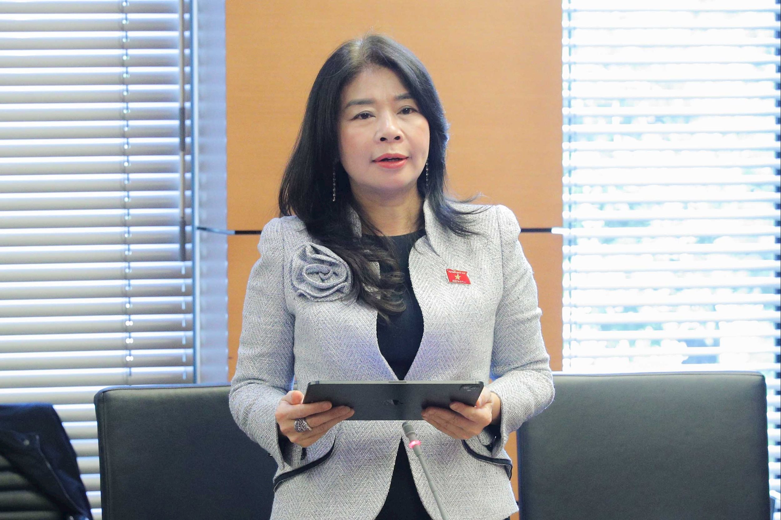 Nationalförsamlingens representant Le Thu Ha (Lao Cai) 1