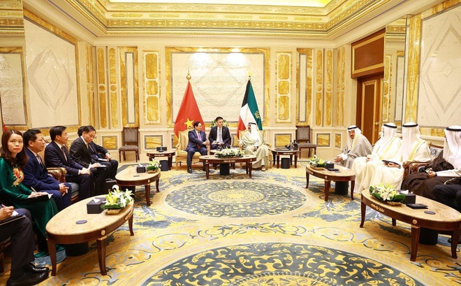 The meeting between Prime Minister Pham Minh Chinh and Emir Sheikh Meshal Al-Ahmad Al-Jaber Al-Sabah at Bayan Palace, Kuwait City on November 17 (Photo: VNA) kuwait-eyes-expanded-cooperation-with-vietnam-2.jpg