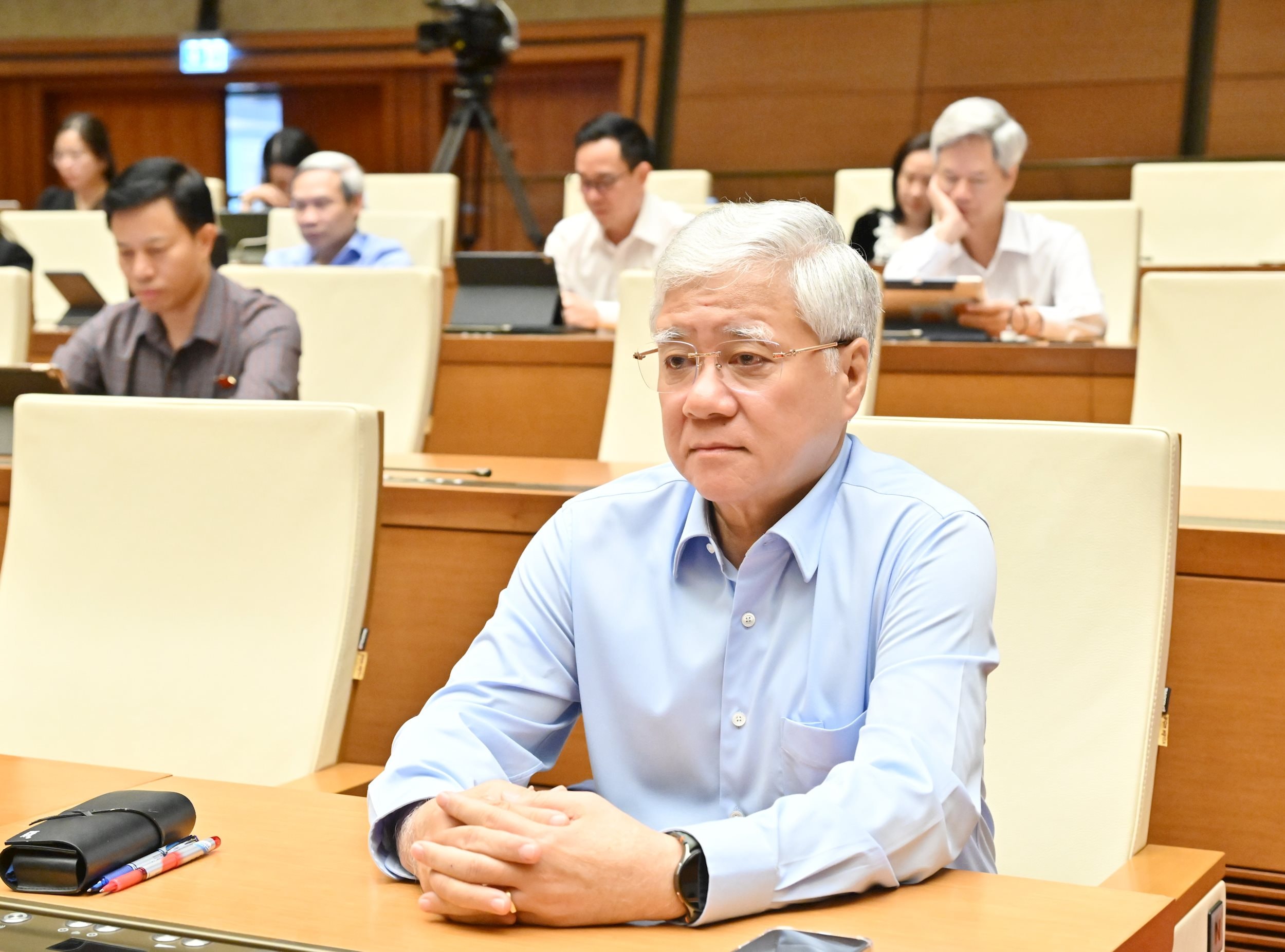 Phó Chủ tịch Quốc hội Đỗ Văn Chiến và các đại biểu tại phiên họpVQK_3012