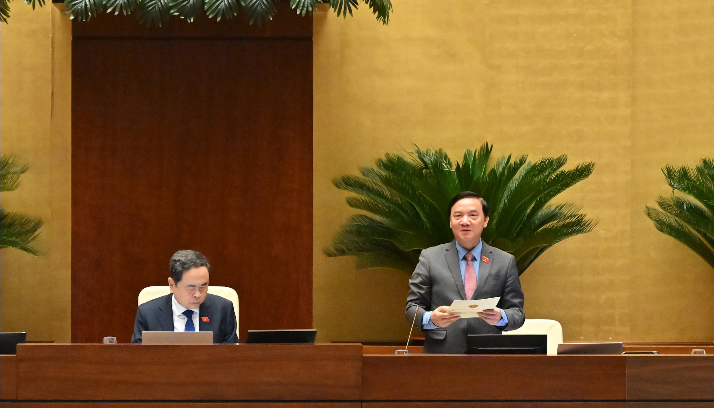 Phó Chủ tịch Quốc hội Nguyễn Khắc Định điều hành phiên họpVQK_3207