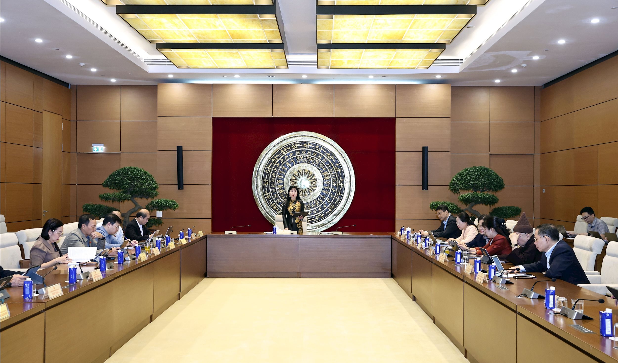 Scéna setkání skupiny 14