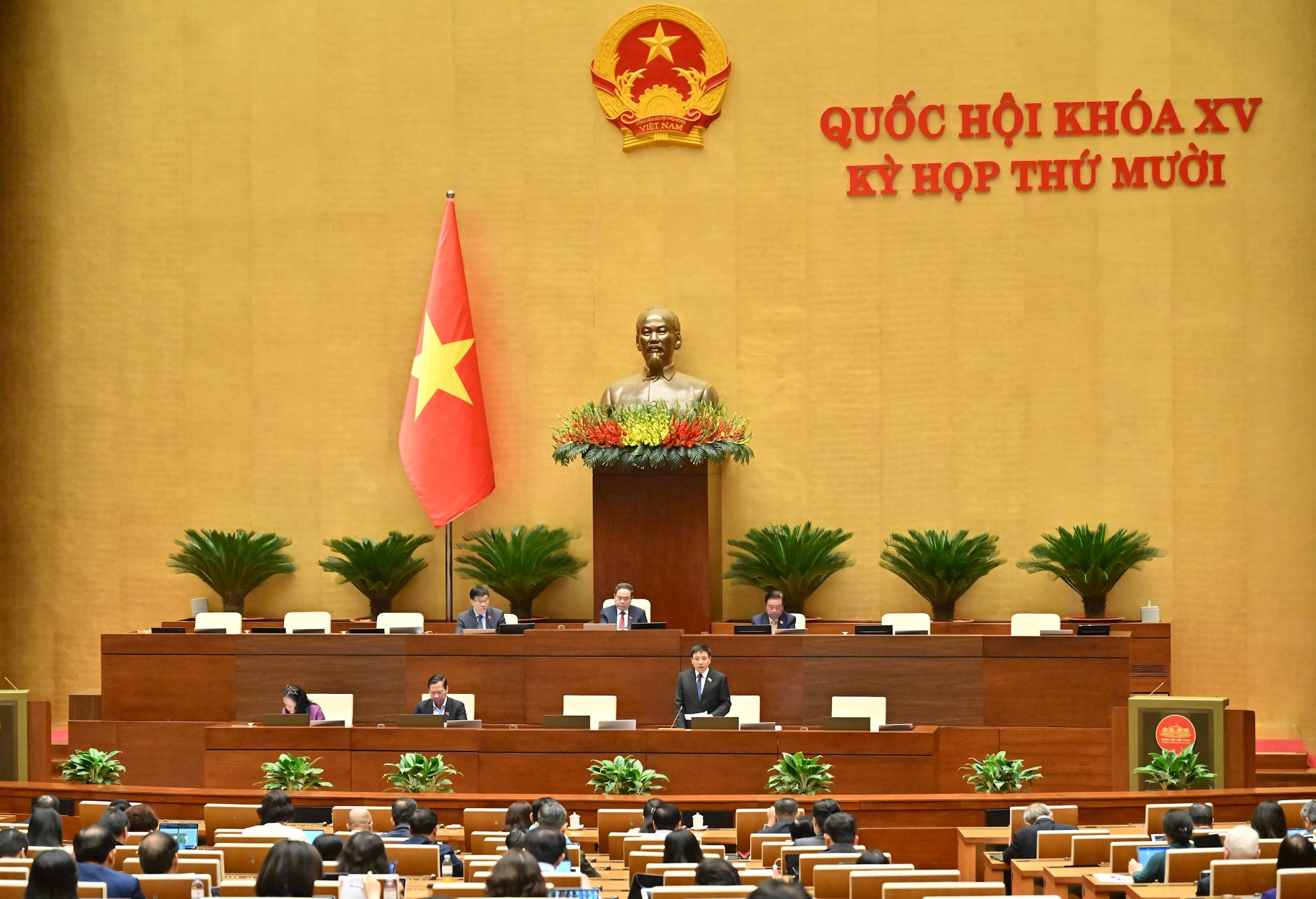 Bộ trưởng Bộ Tài chính Nguyễn Văn Thắng giải trình làm rõ một số vấn đè ĐBQH nêuVQK_3372