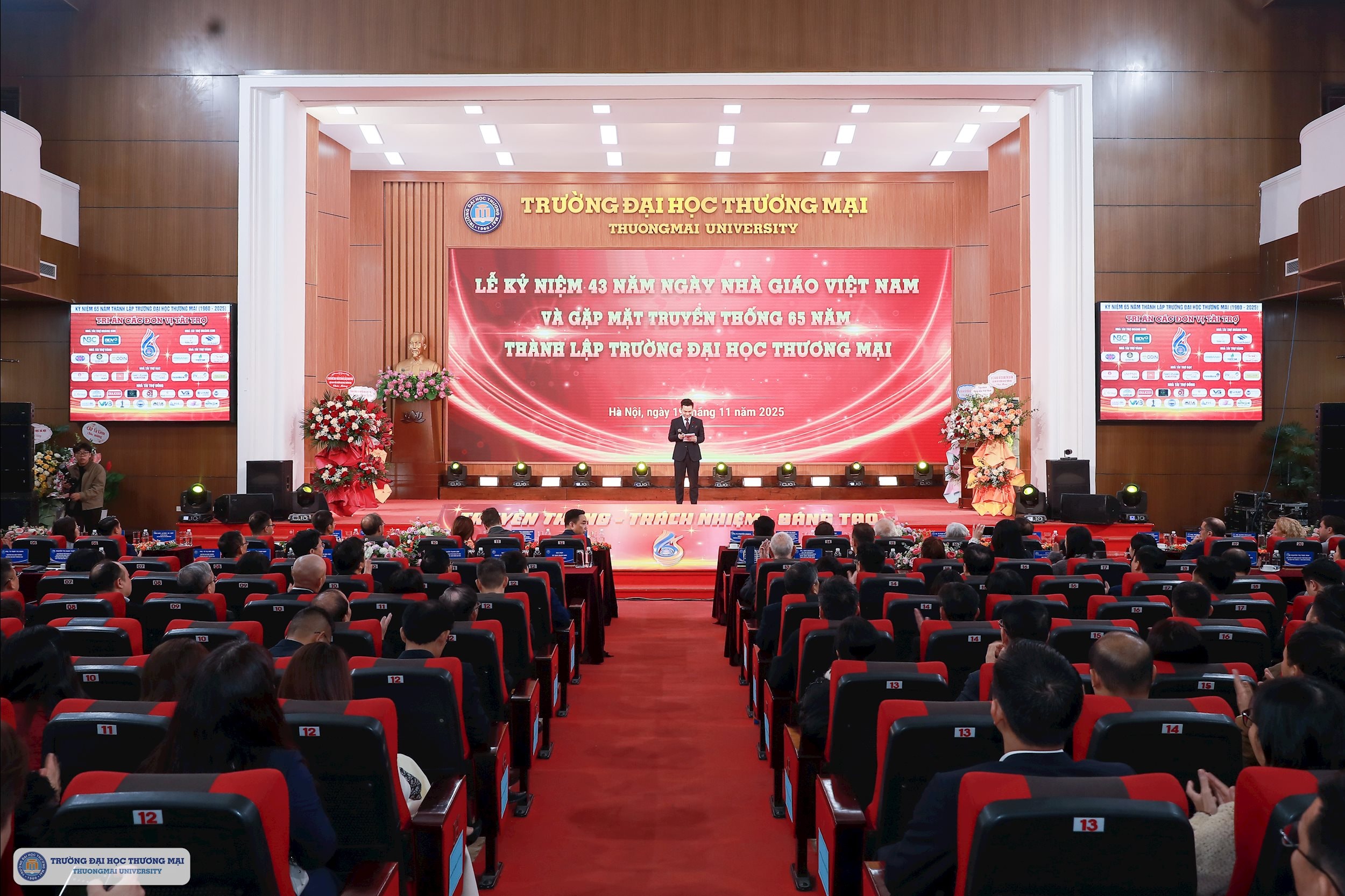 Toàn cảnh buổi Lễ gặp mặt truyền thống 65 năm thành lập Trường Đại học Thương Ma và chào mừng ngày Nhà giáo Việt Nam 20/11