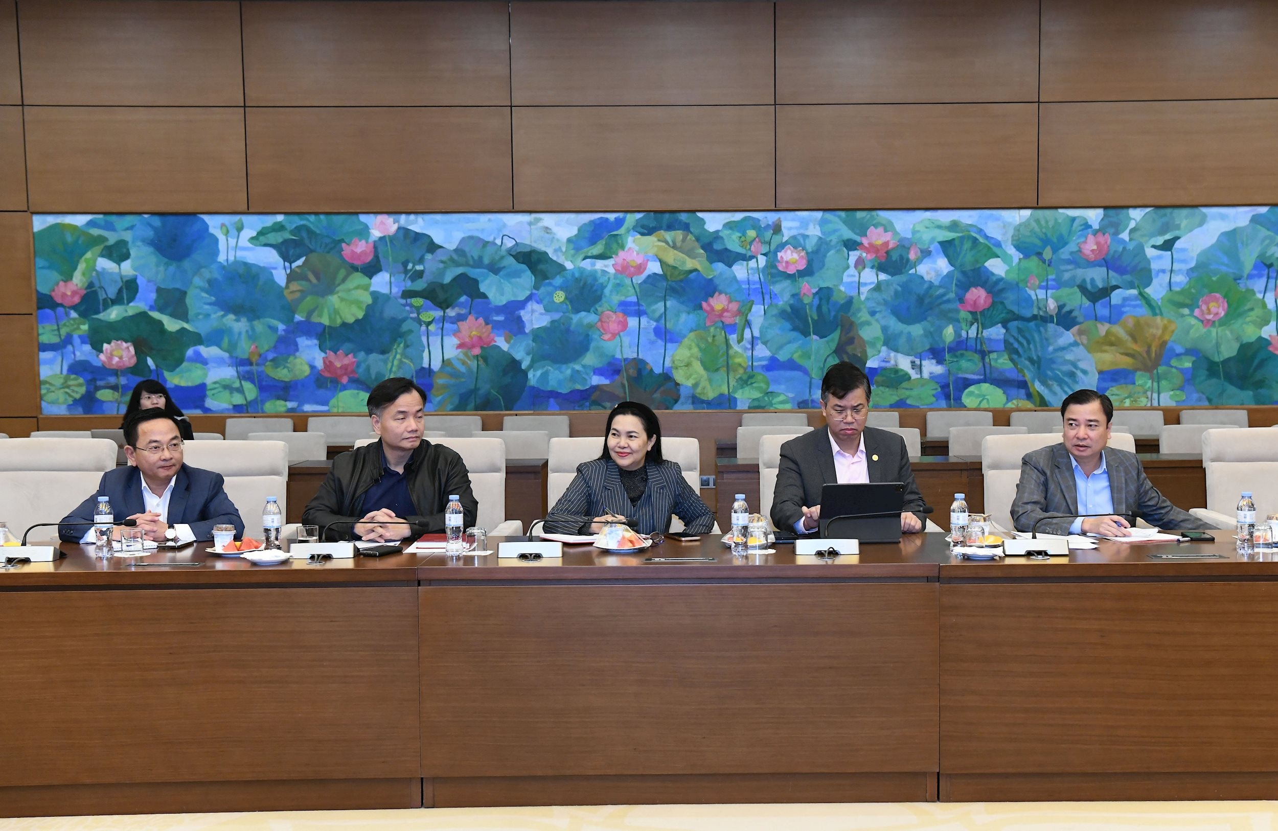 Các đại biểu dự cuộc làm việc.1