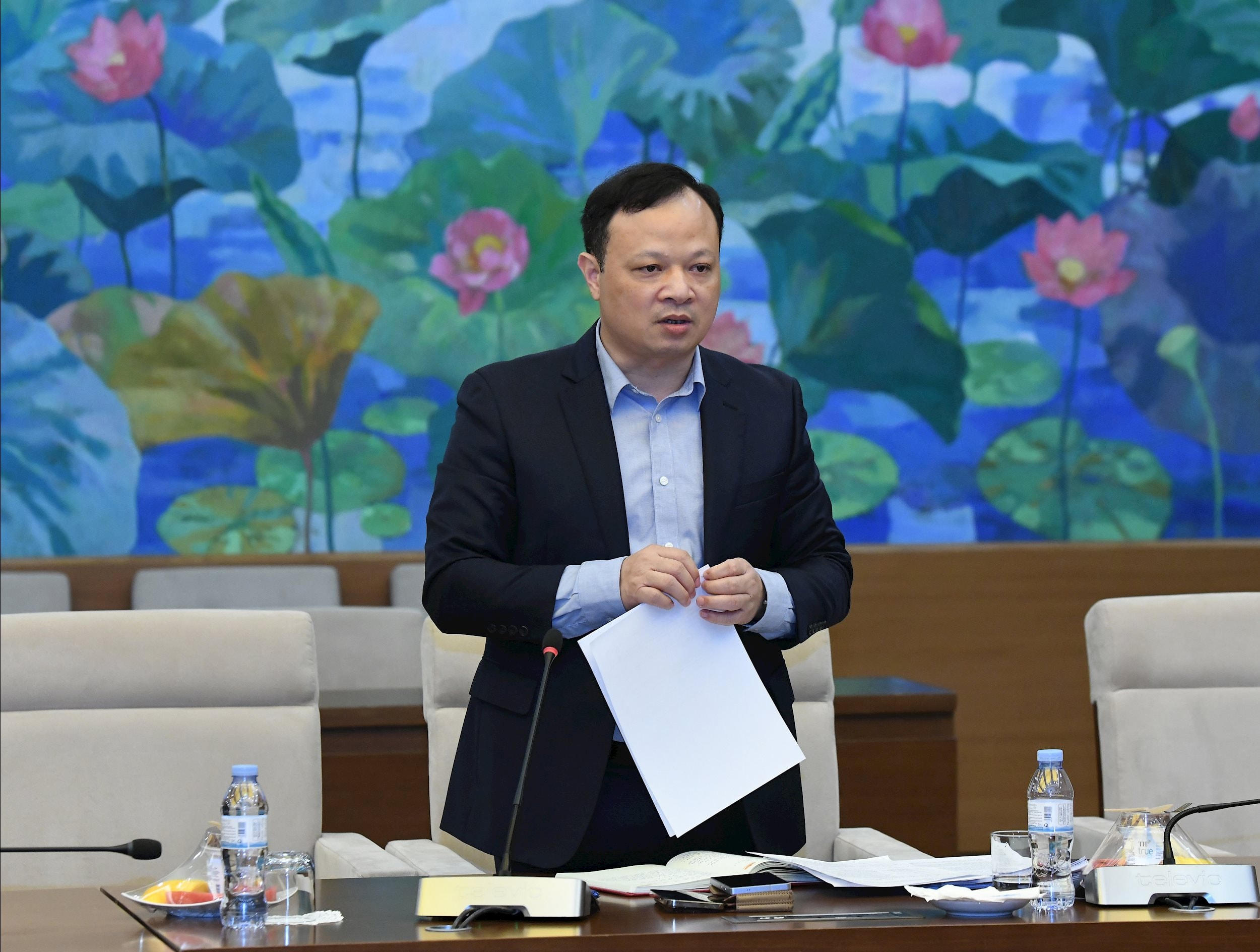 Chánh Văn phòng Đảng ủy Quốc hội Bùi Thế Cử,.