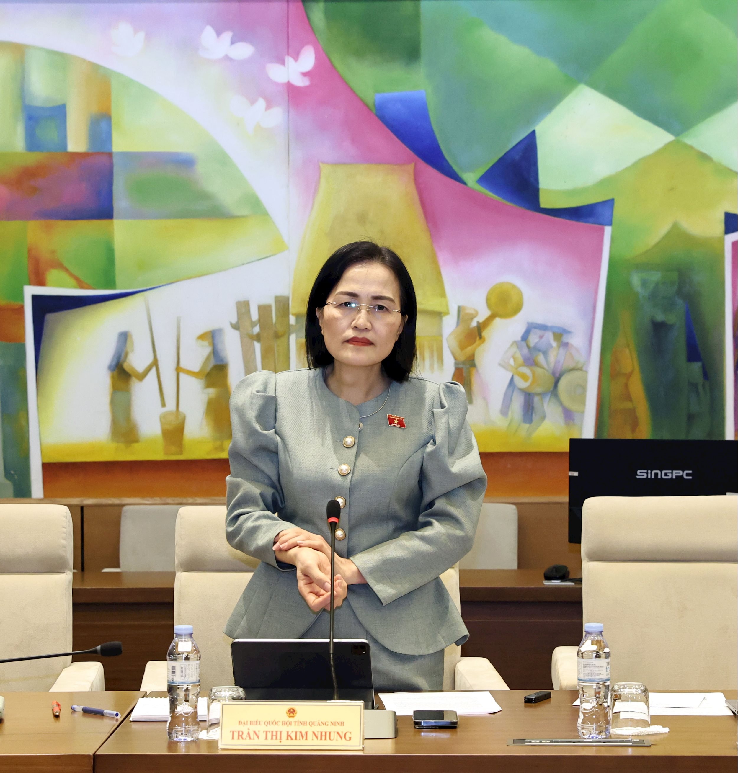 Promluvil delegát Národního shromáždění Tran Thi Kim Nhung (Quang Ninh)