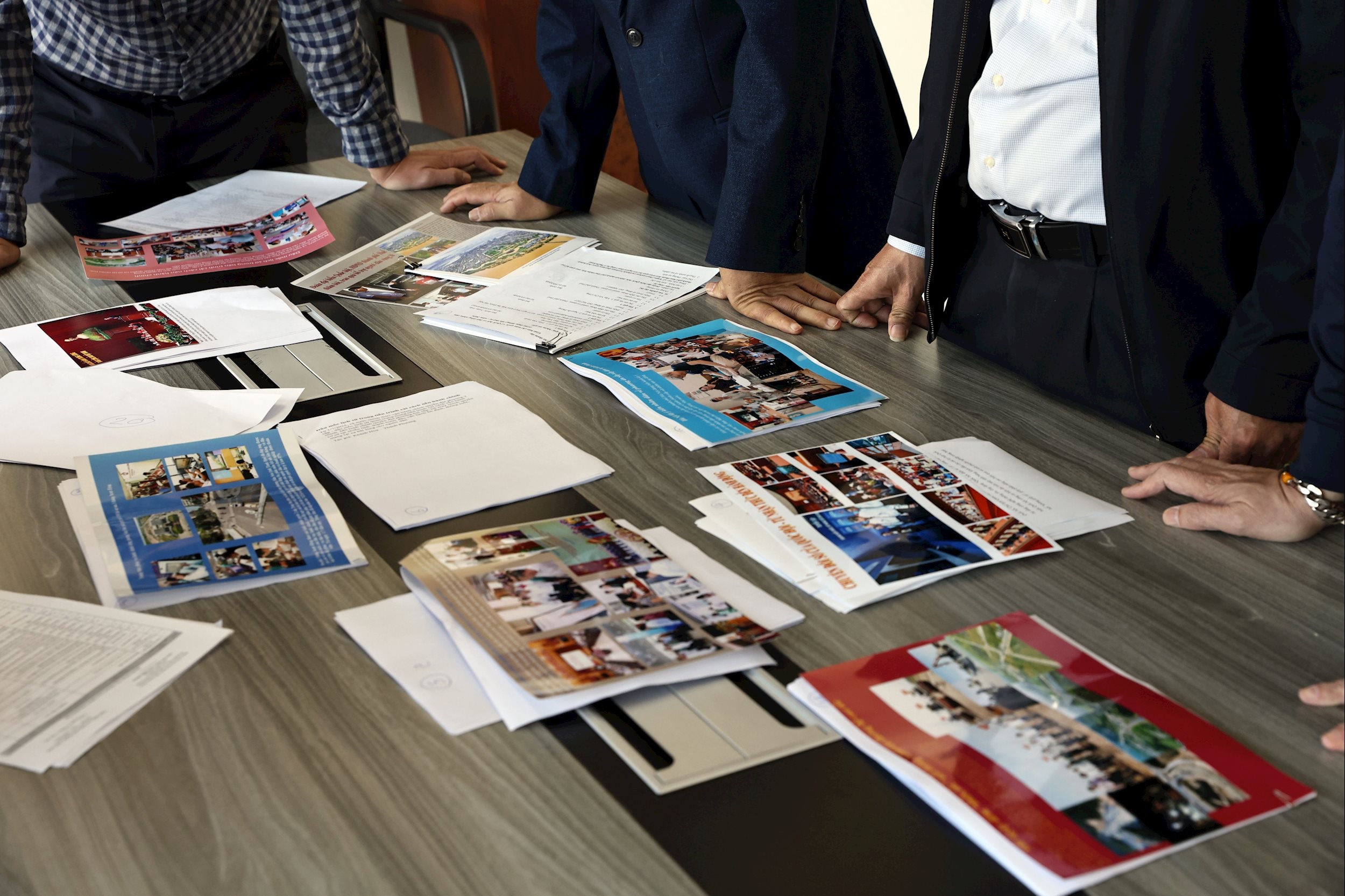 រូបថត​ដែល​បាន​ចូល​រួម​ក្នុង​ការ​ប្រកួត​ជុំ​បឋម​នៃ​ពាន​រង្វាន់ Dien Hong