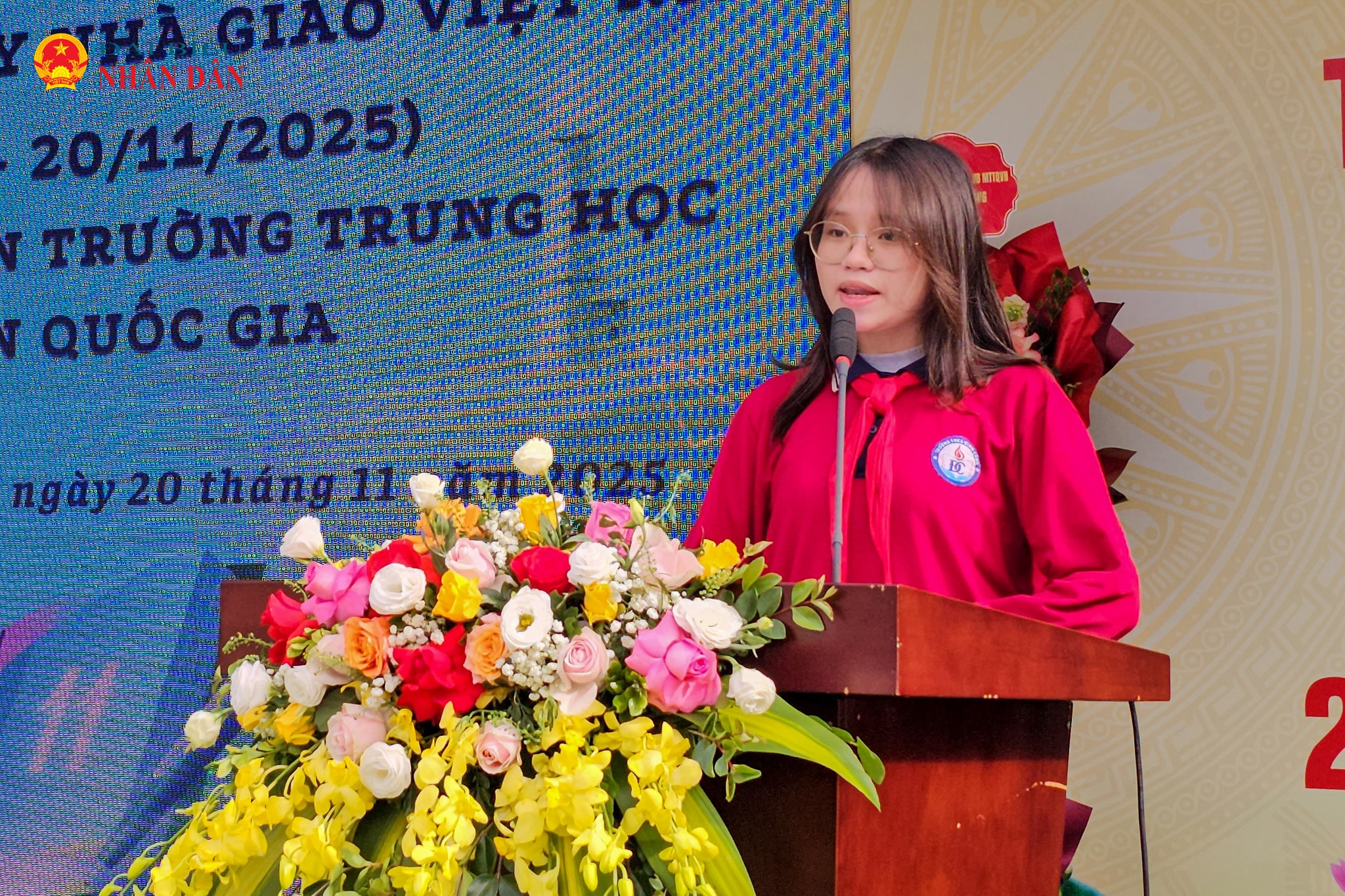 អនុវិទ្យាល័យ Dinh Cong (1)