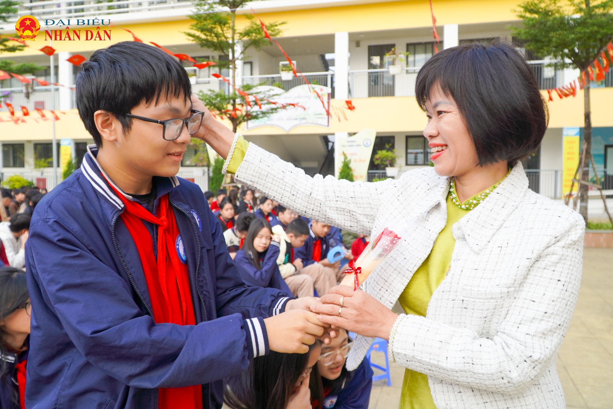 អនុវិទ្យាល័យ Dinh Cong (5)