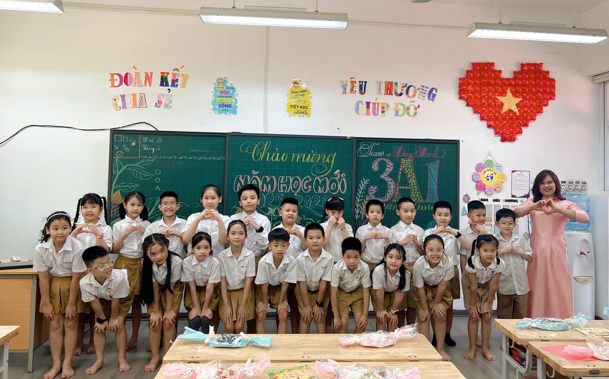 truong-tieu-hoc-cong-nghe-giao-duc-ha-noi-1757042825331155370883.jpg