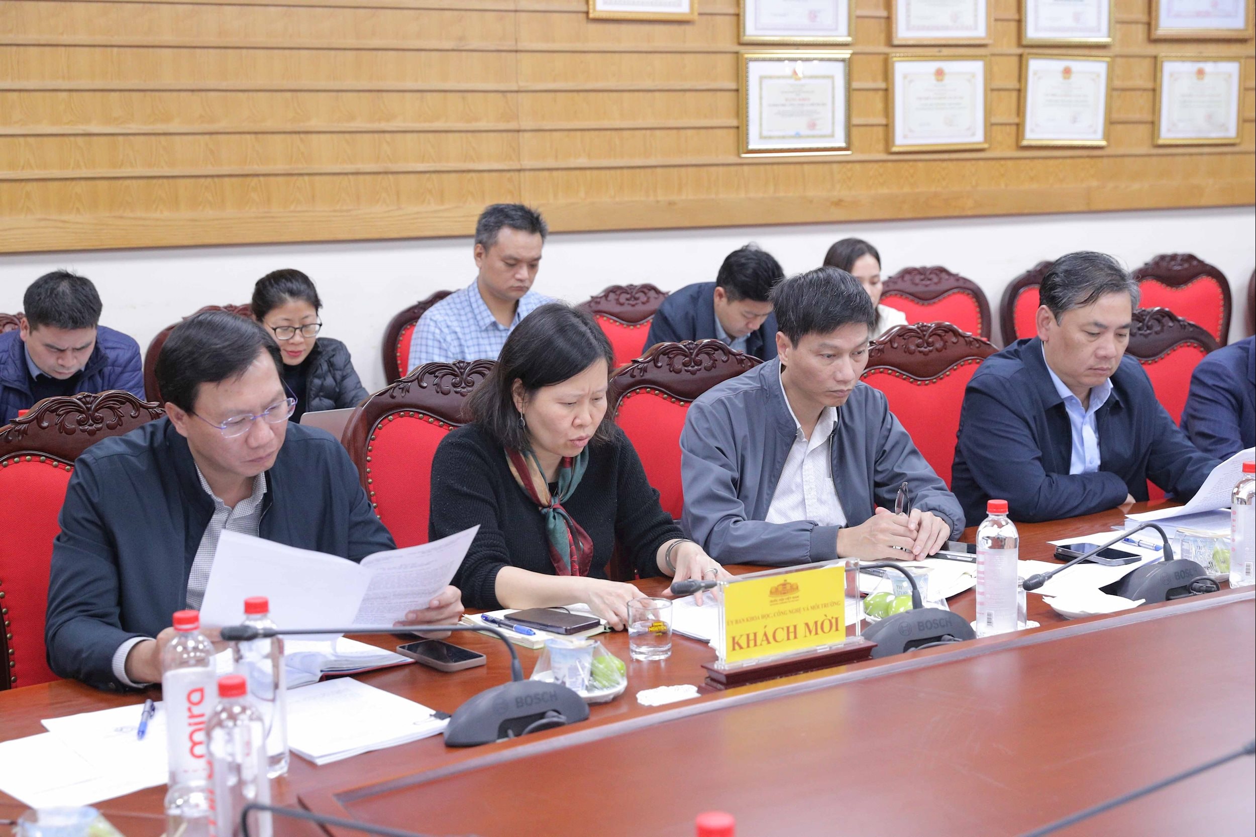 Afgevaardigden die 1 bijwonen