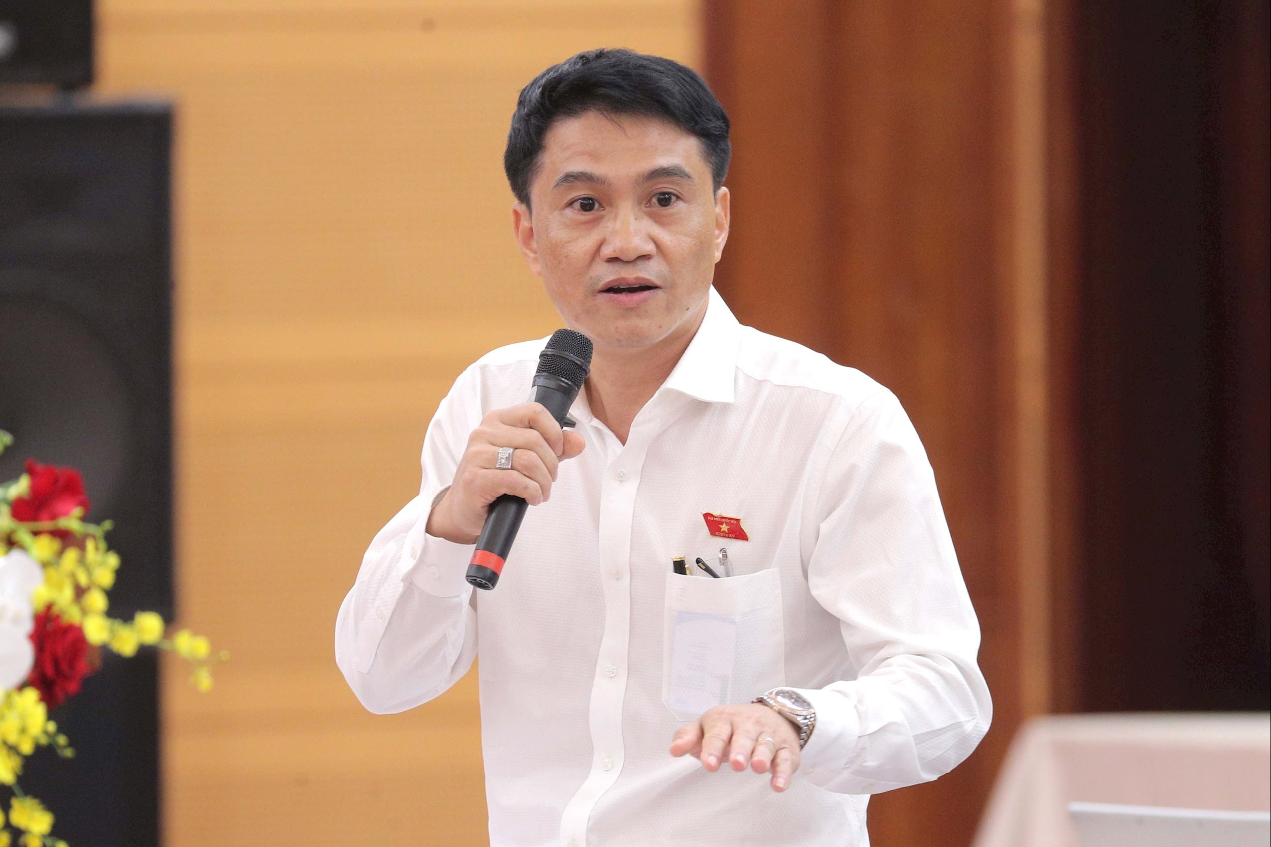 राष्ट्रीय असेंबली प्रतिनिधि दो हुई खान (डोंग नाई)