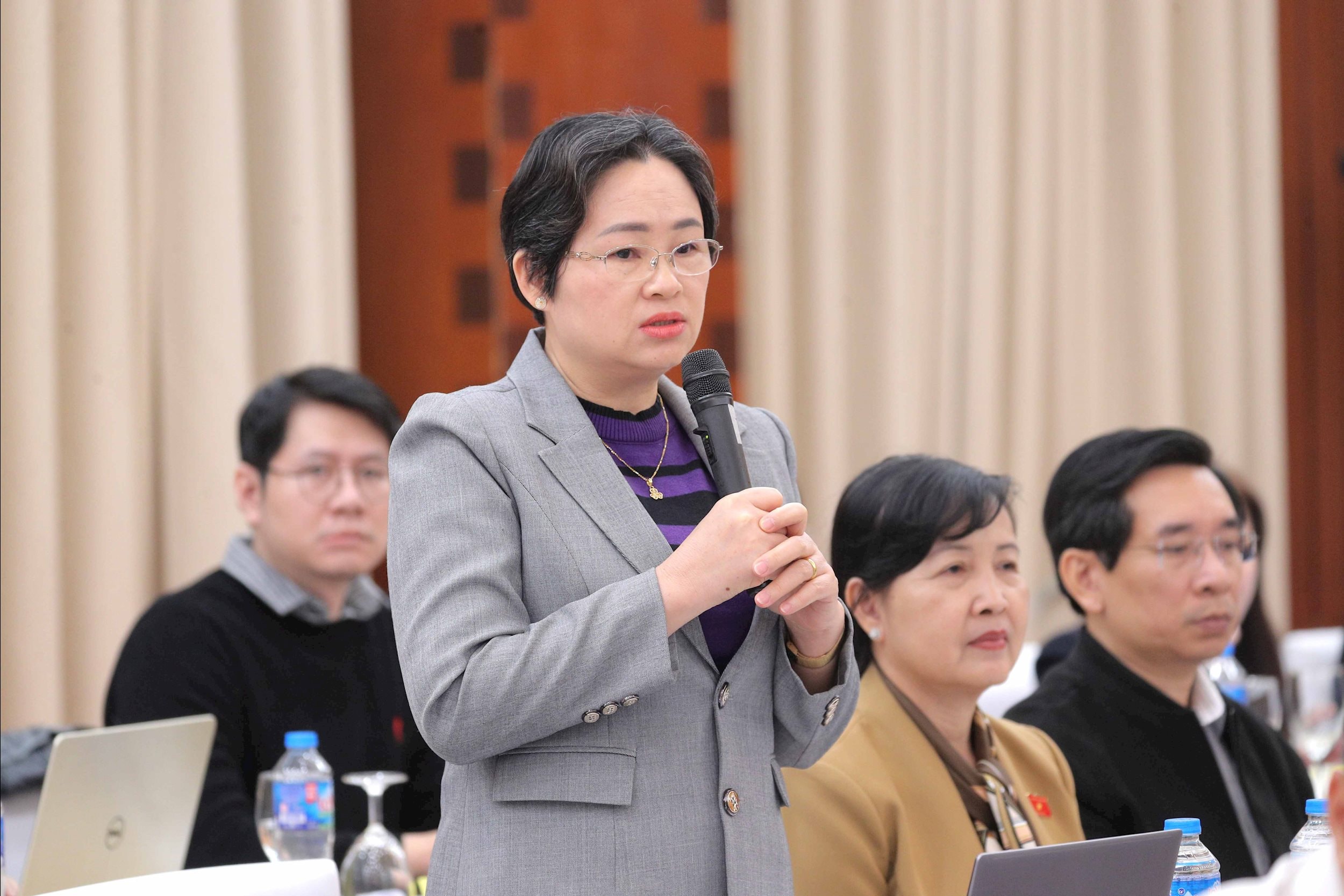 नेशनल असेंबली सदस्य लो थी लुयेन (डिएन बिएन)