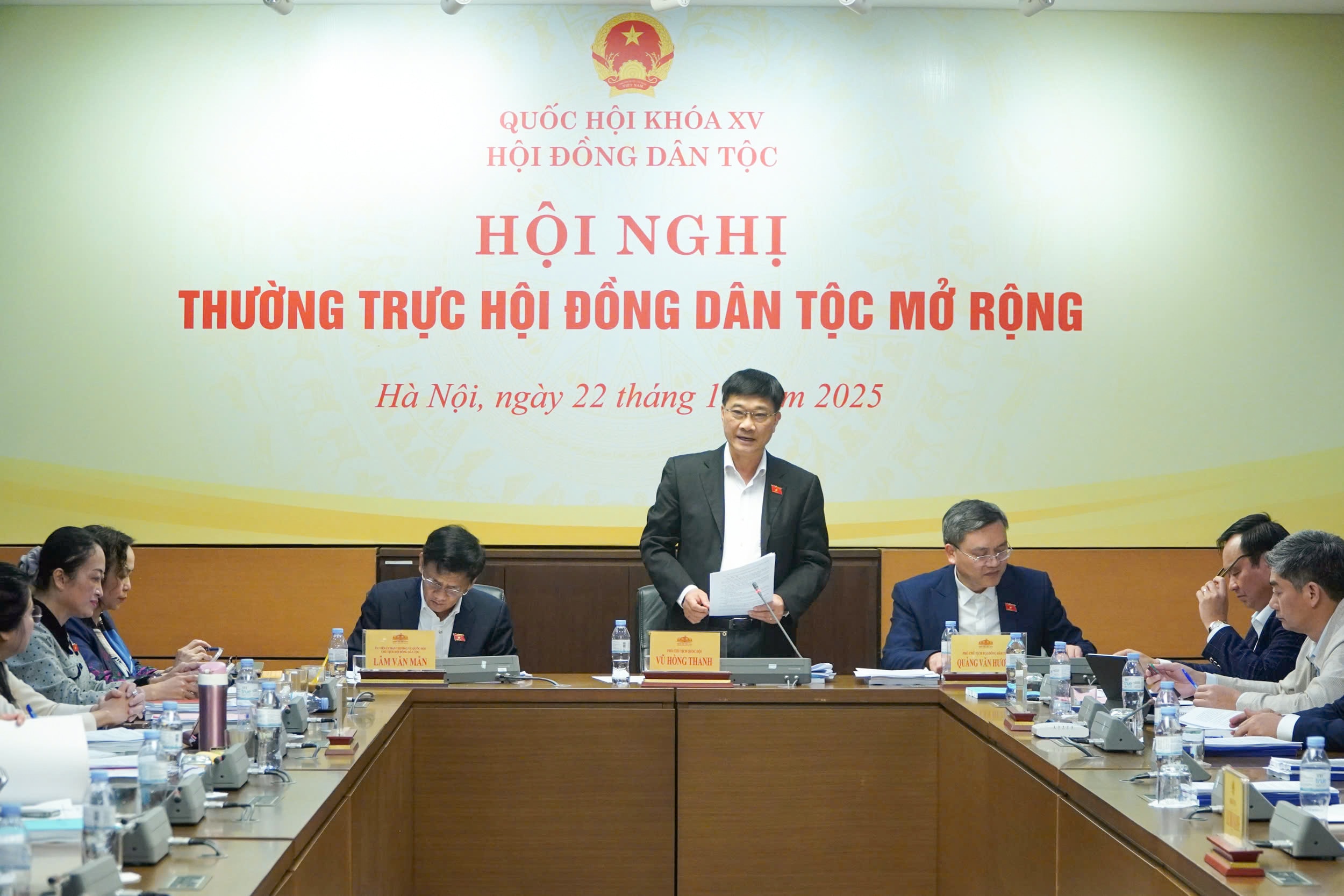 Phó Chủ tịch Quốc hội Vũ Hồng Thanh