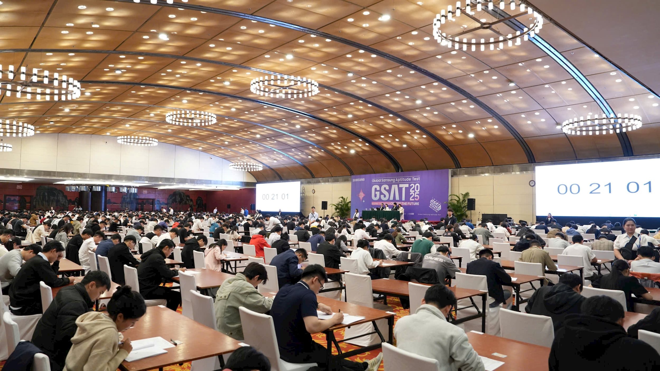 2. Hình ảnh 1 phòng thi GSAT