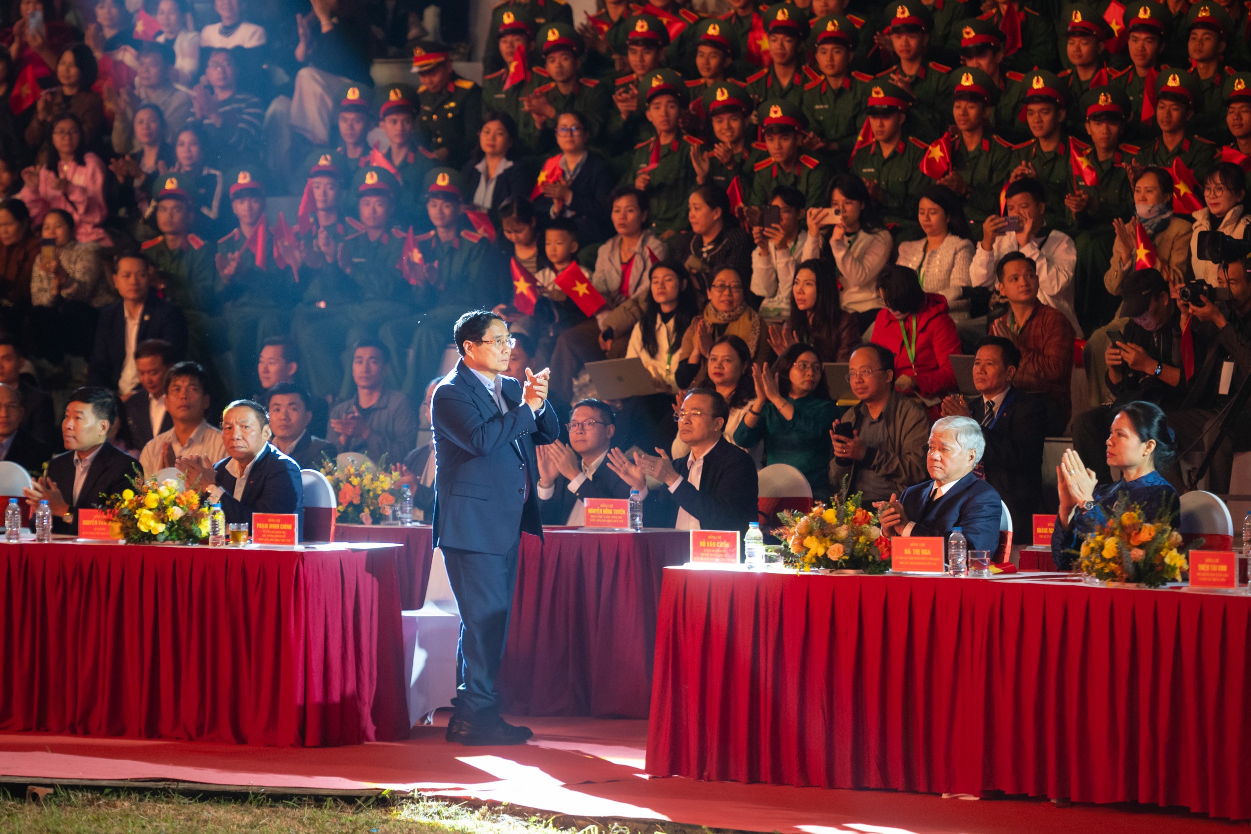 นายกรัฐมนตรี ฝ่ามมิงห์จิญ เข้าร่วม