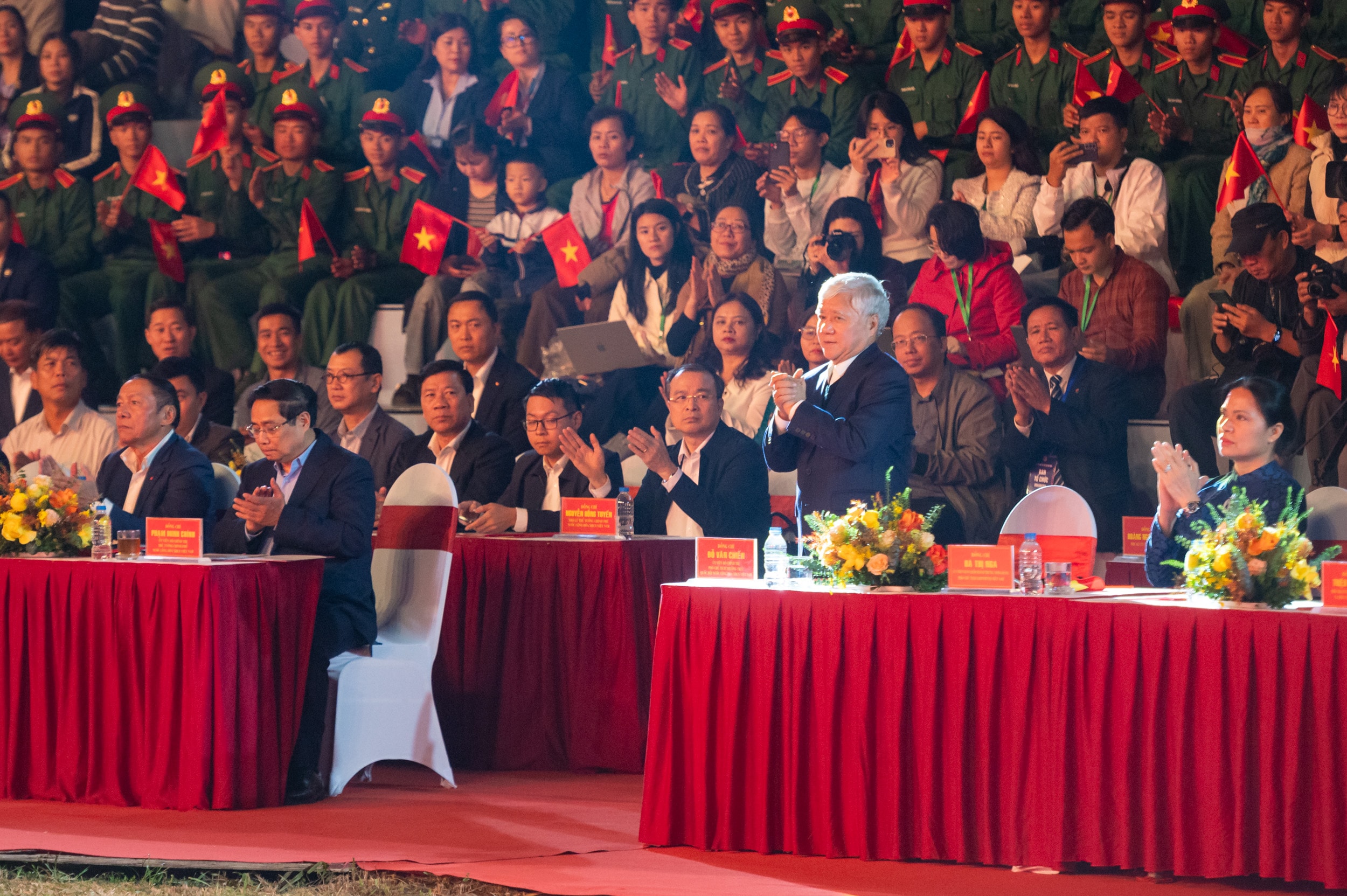 นายโด วัน เจียน รองประธานรัฐสภาถาวร เข้าร่วม