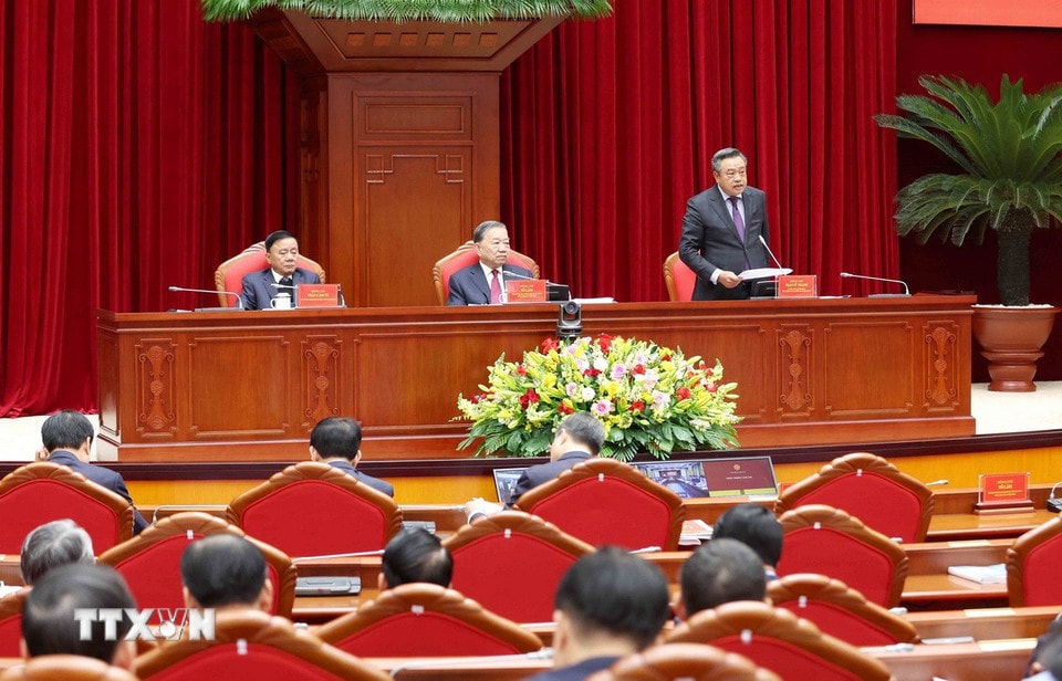 Ông Trần Sỹ Thanh, Ủy viên Trung ương Đảng, Chủ nhiệm Ủy ban Kiểm tra Trung ương, điều hành tham luận hội nghị. (Ảnh: Phương Hoa/TTXVN)