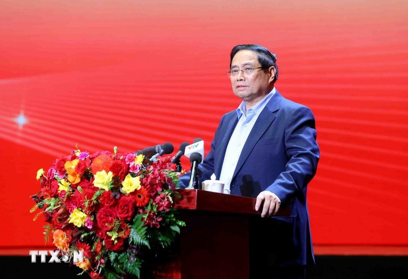 Премьер-министр Фам Минь Чинь произносит директивную речь. (Фото: Фам Кьен/ВИА)