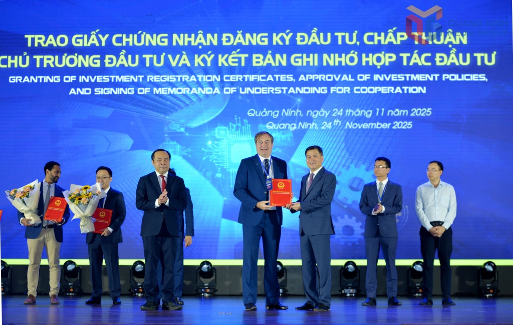 Trao giấy chứng nhận đầu tư