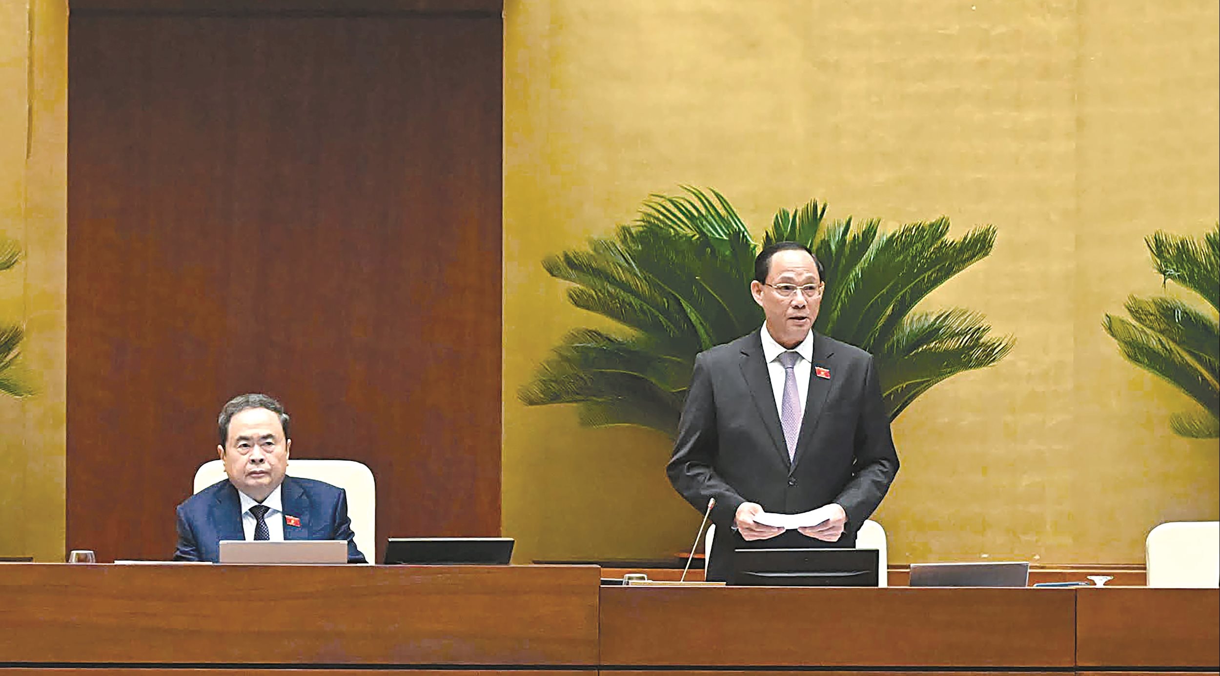 ທ່ານ​ຮອງ​ປະທານ​ສະພາ​ແຫ່ງ​ຊາດ ​ເຈີ່ນ​ດ້າຍ​ກວາງ ​ເປັນ​ປະທານ​ກອງ​ປະຊຸມ.